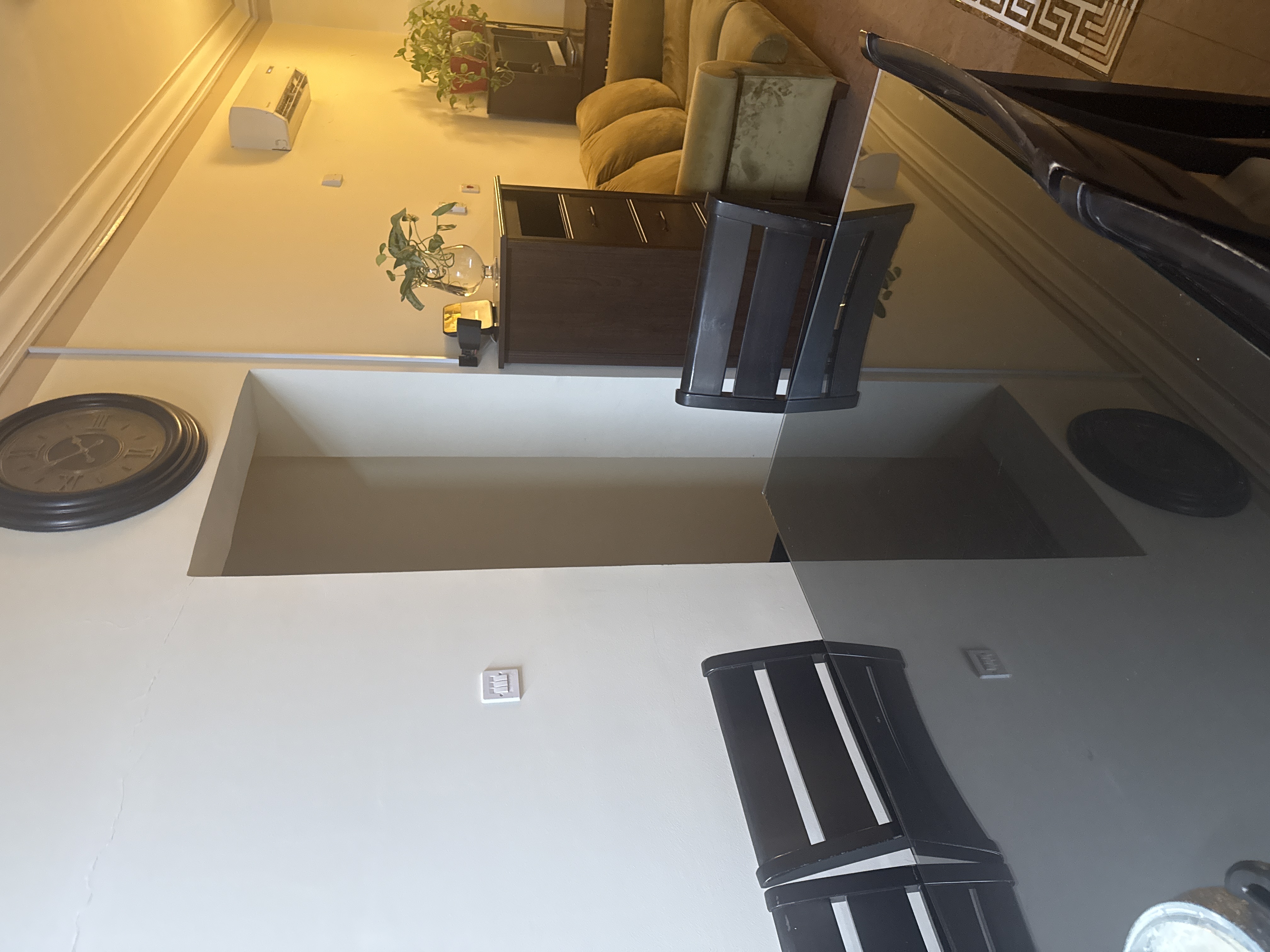 SOFA AND DINING TABLE - Image 8