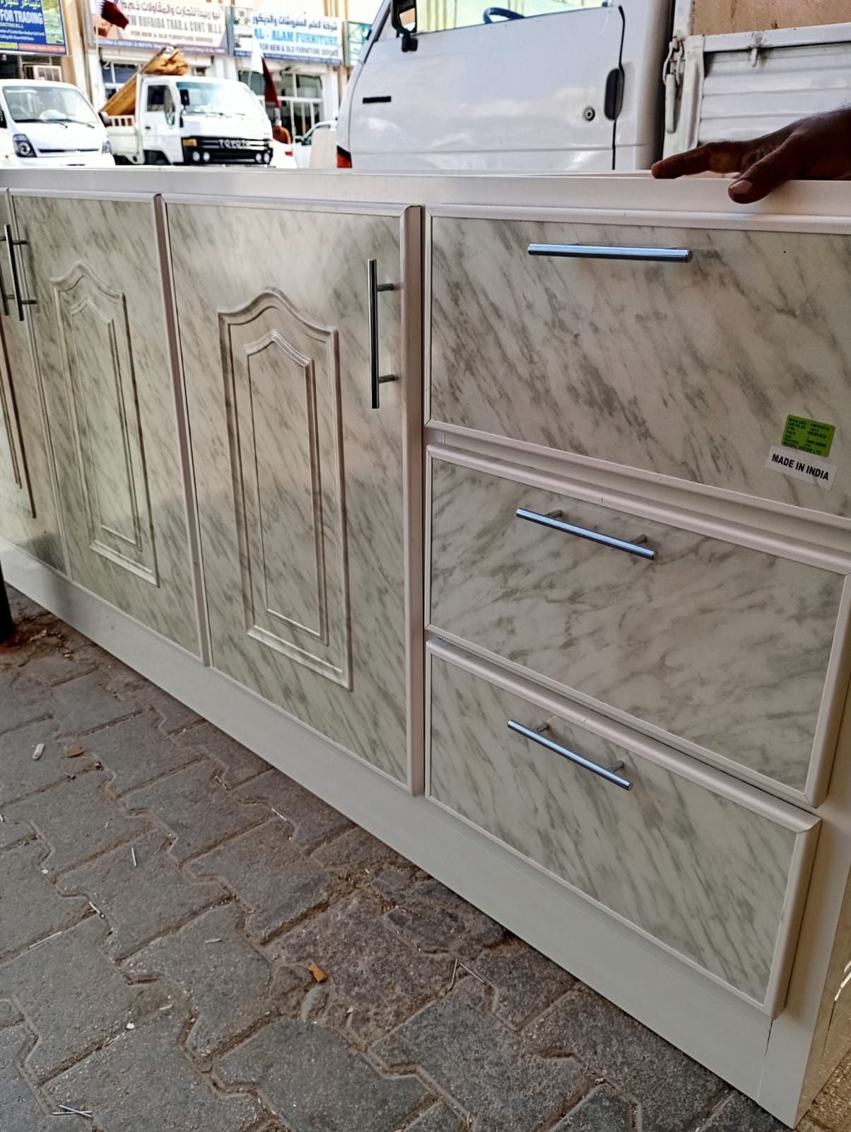 Kitchen cabinet new and old sale and Buy fix - Maintenance Services