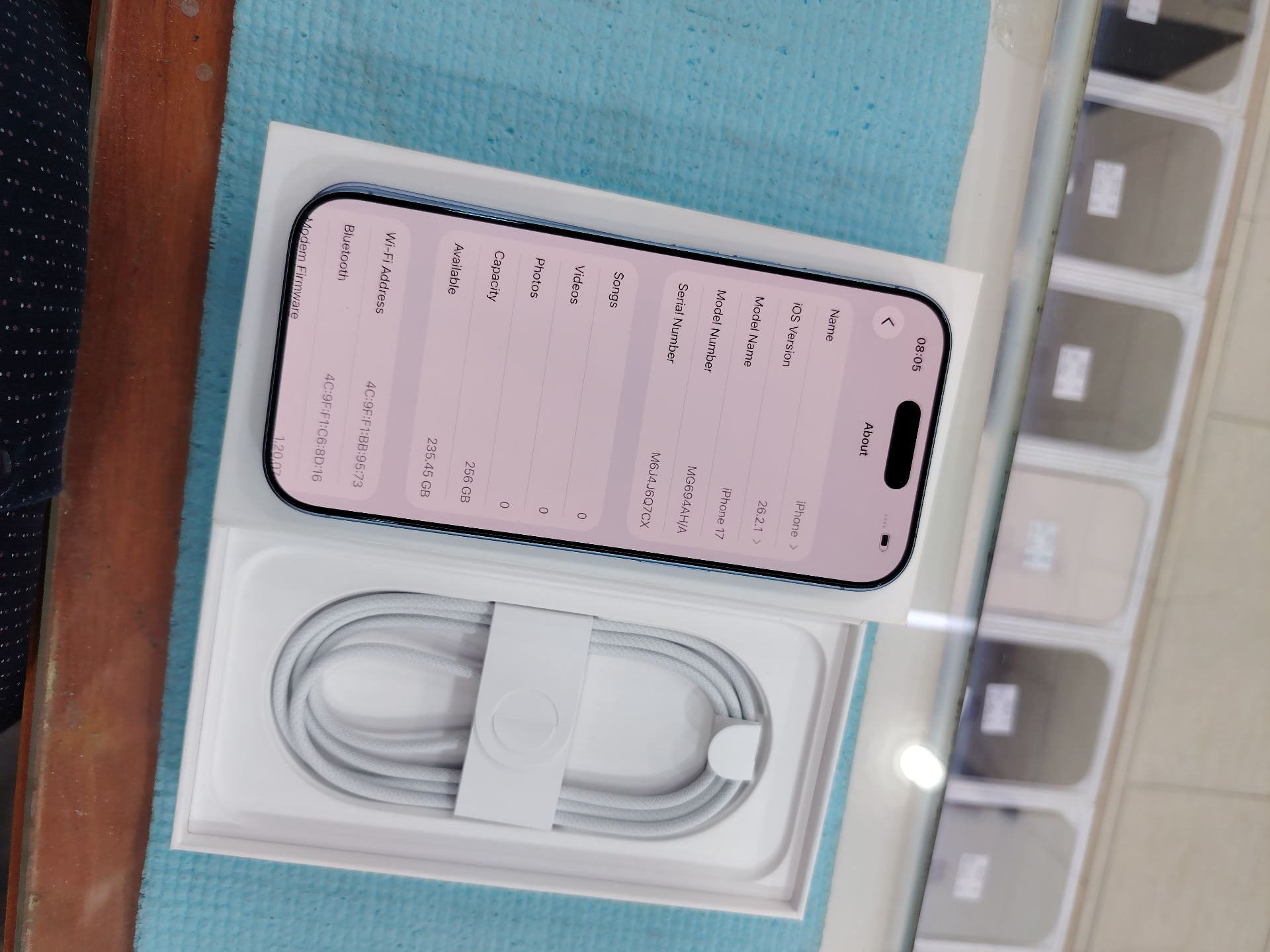 I phone 17 256gb blue  - Image 4