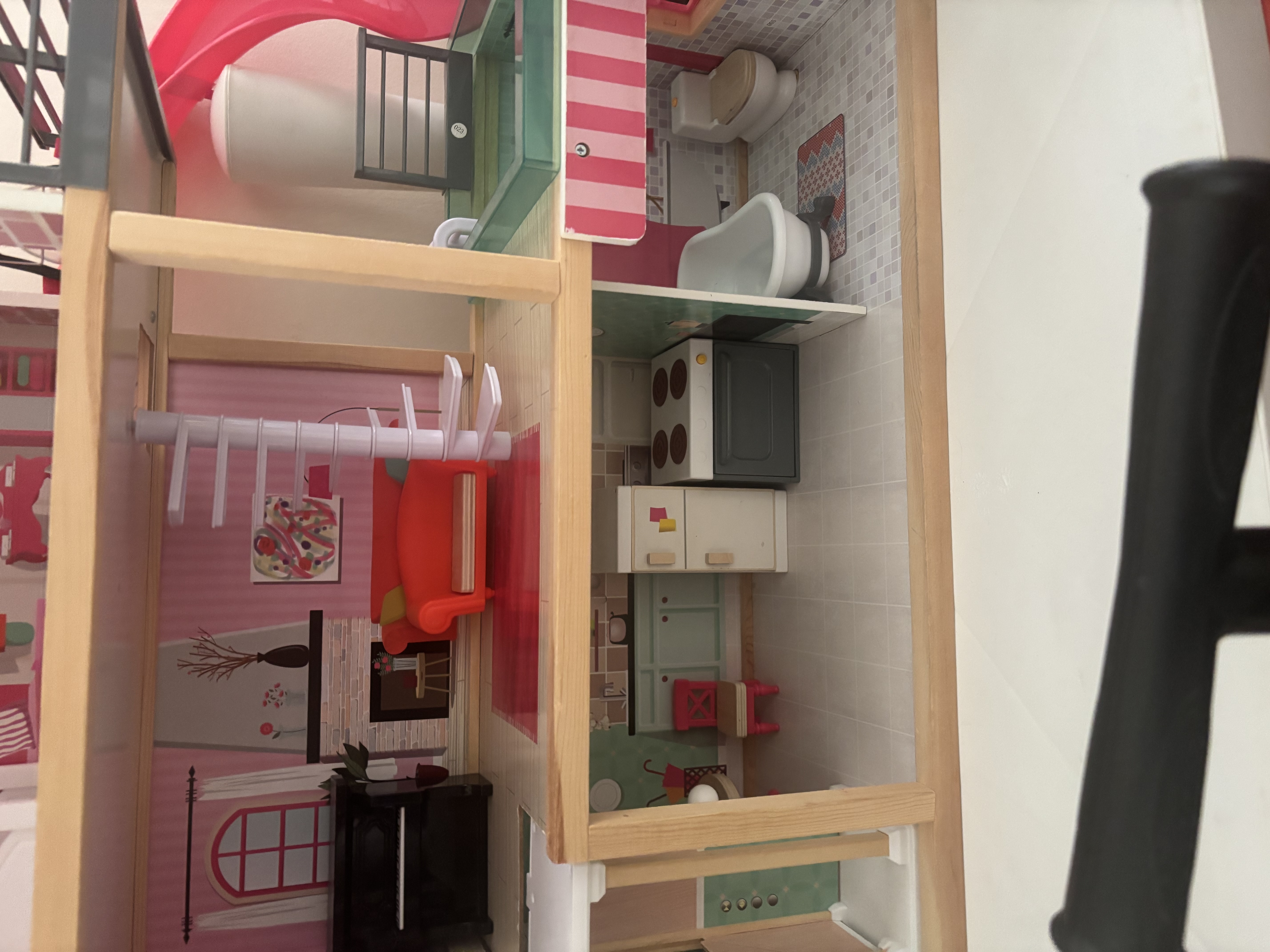 Doll house for sale - Image 3