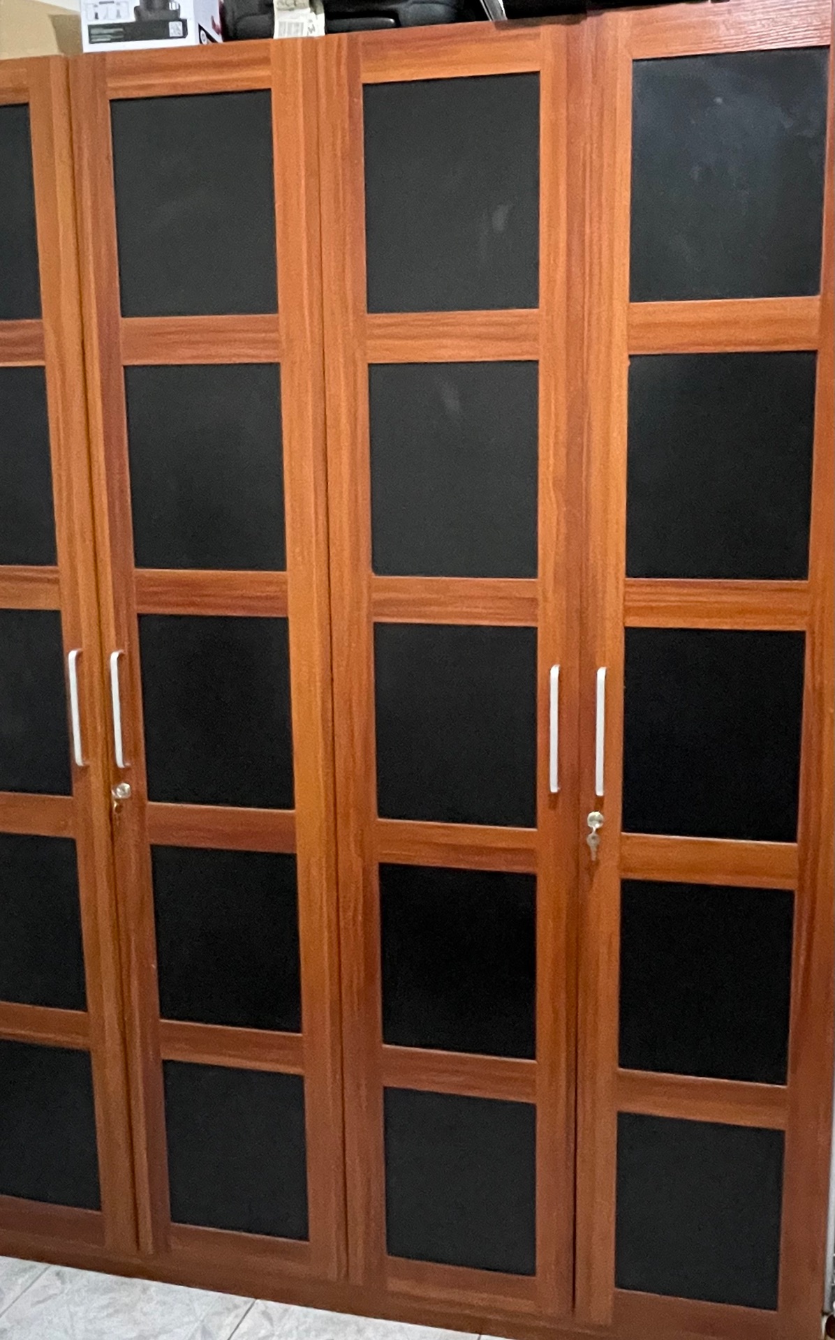 4 door Cupboard - Image 2