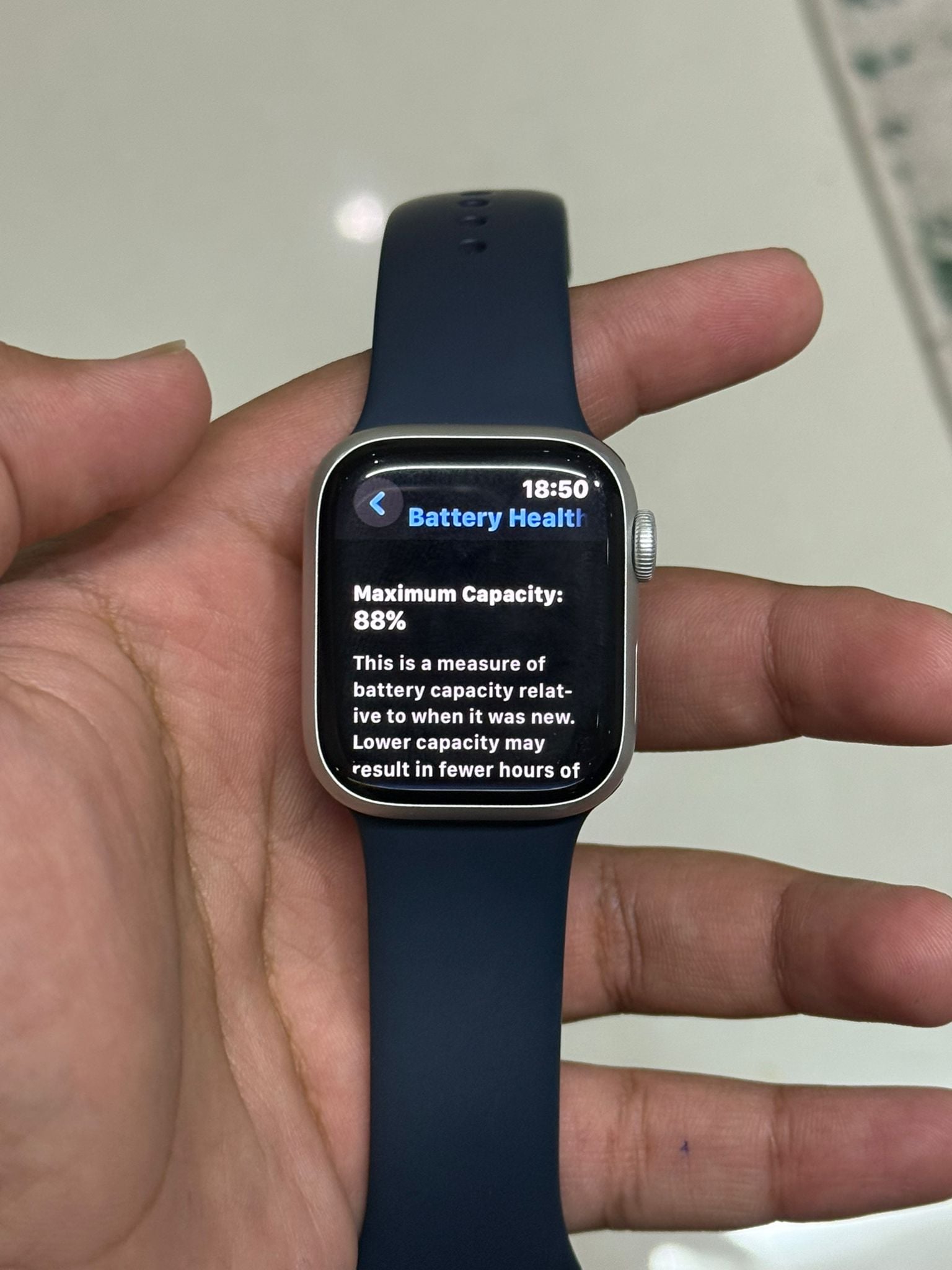 Apple watch original. 750QAR negotiable. rarely used.Original charger - Image 7