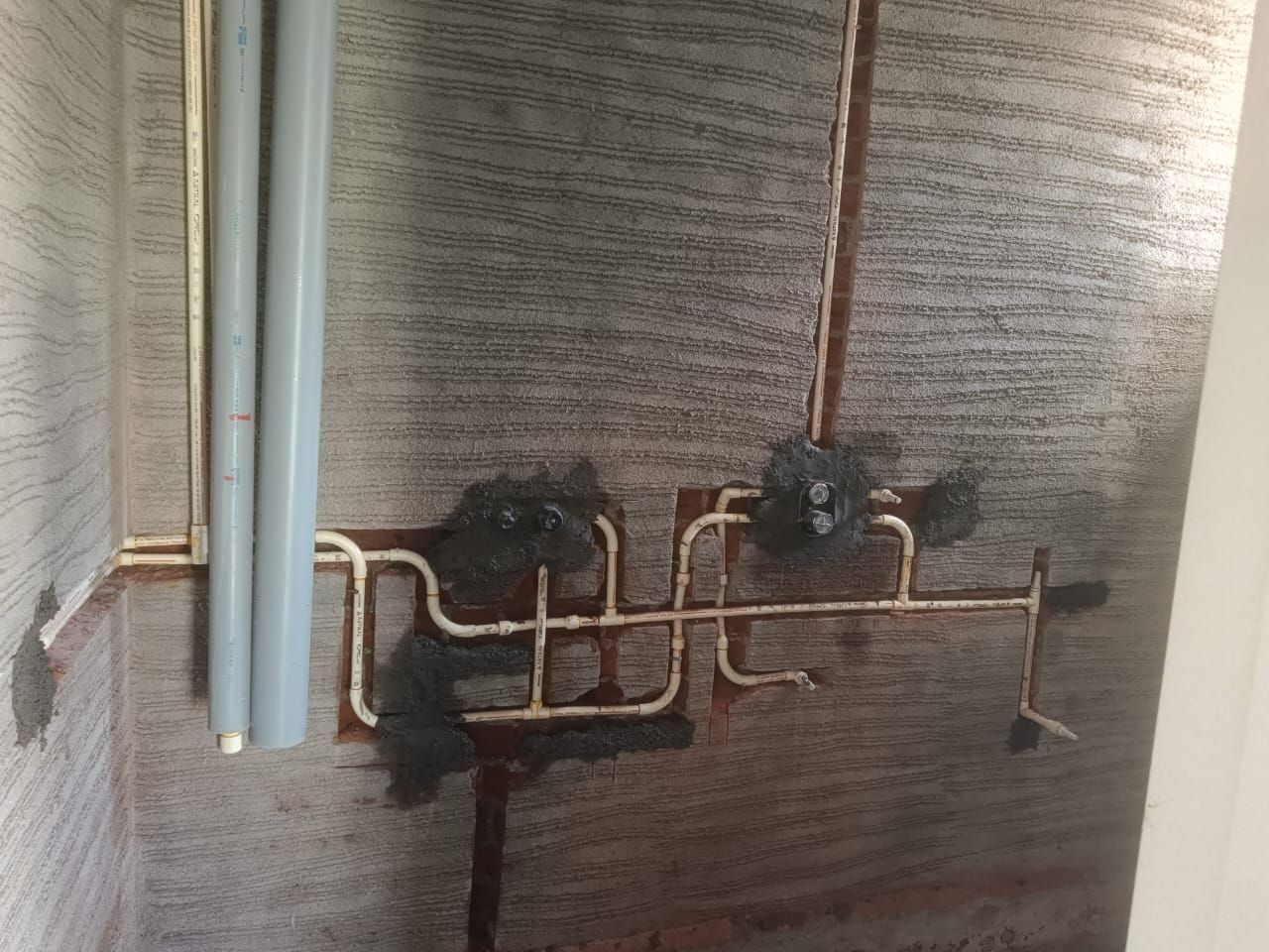 Plumbing installation and maintenance services - Image 4