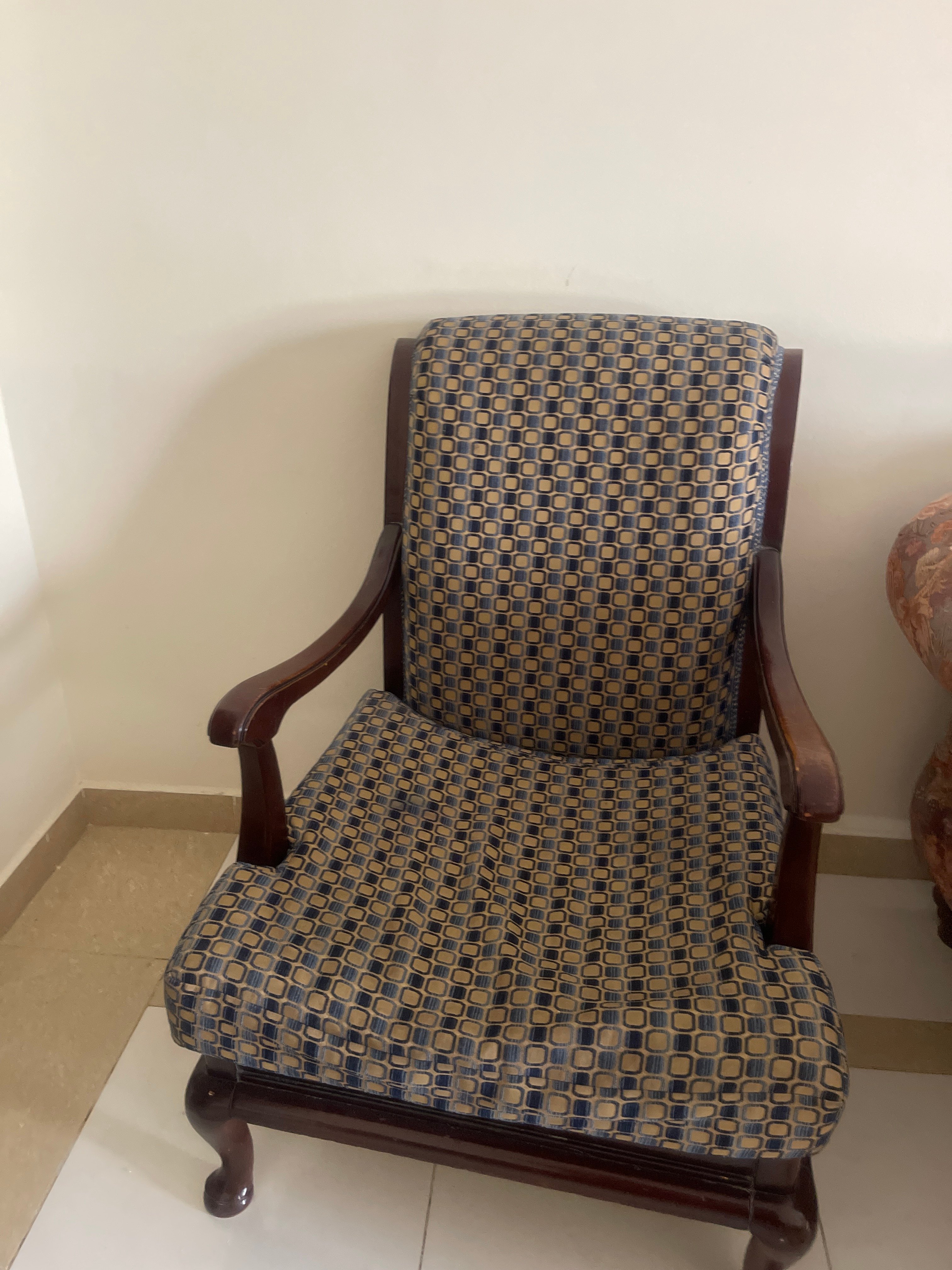 كنبة مستعملة للبيع - مريحة وبأسعار معقولة - Image 6
