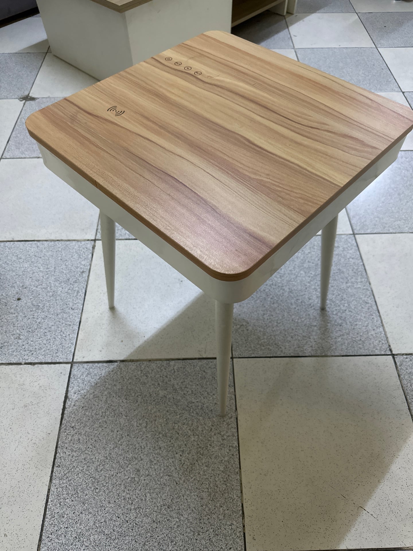 Ikea table with wireless charger - Image 4