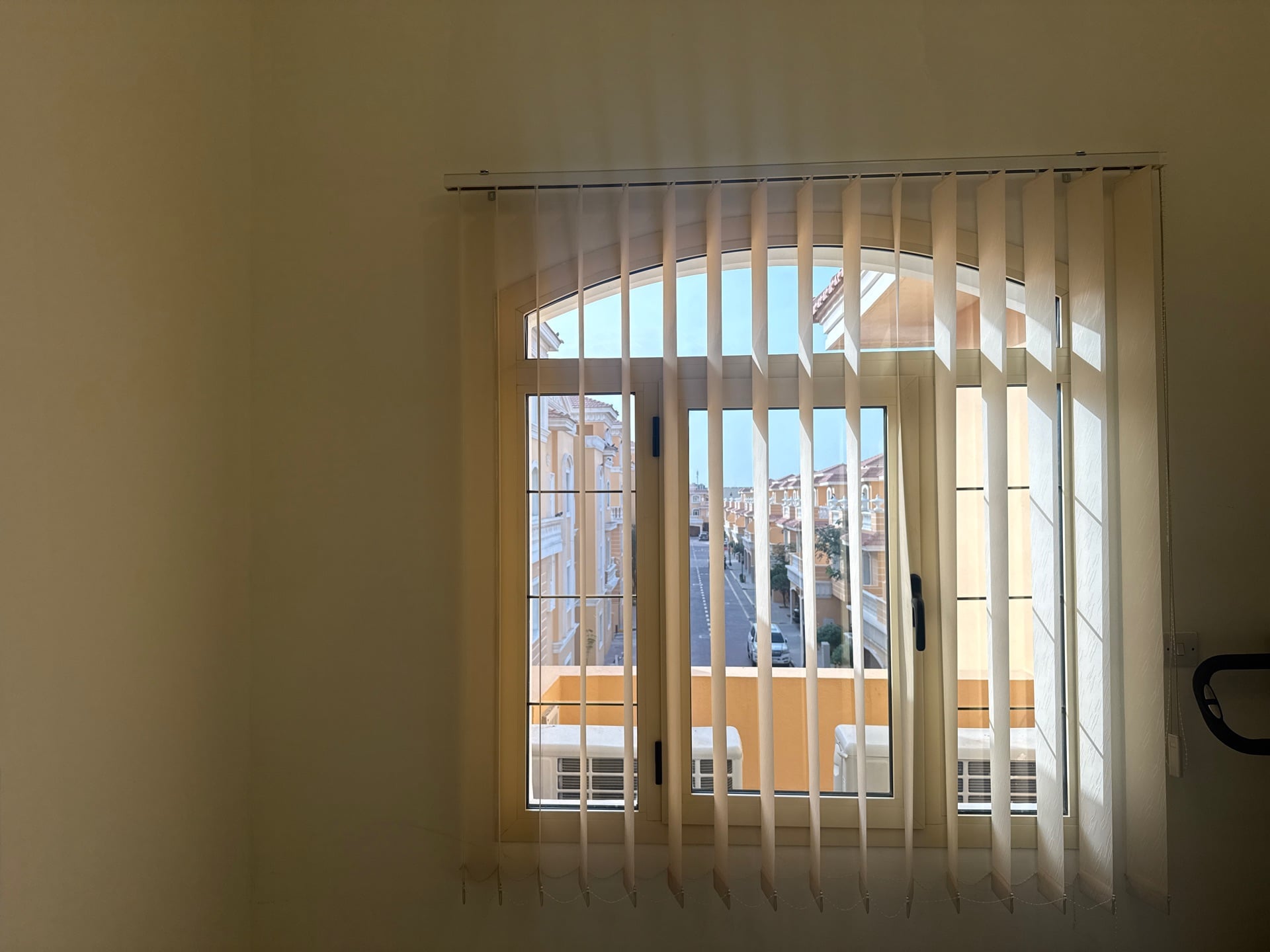 Curtains - excellent condition - badge color  - Image 3