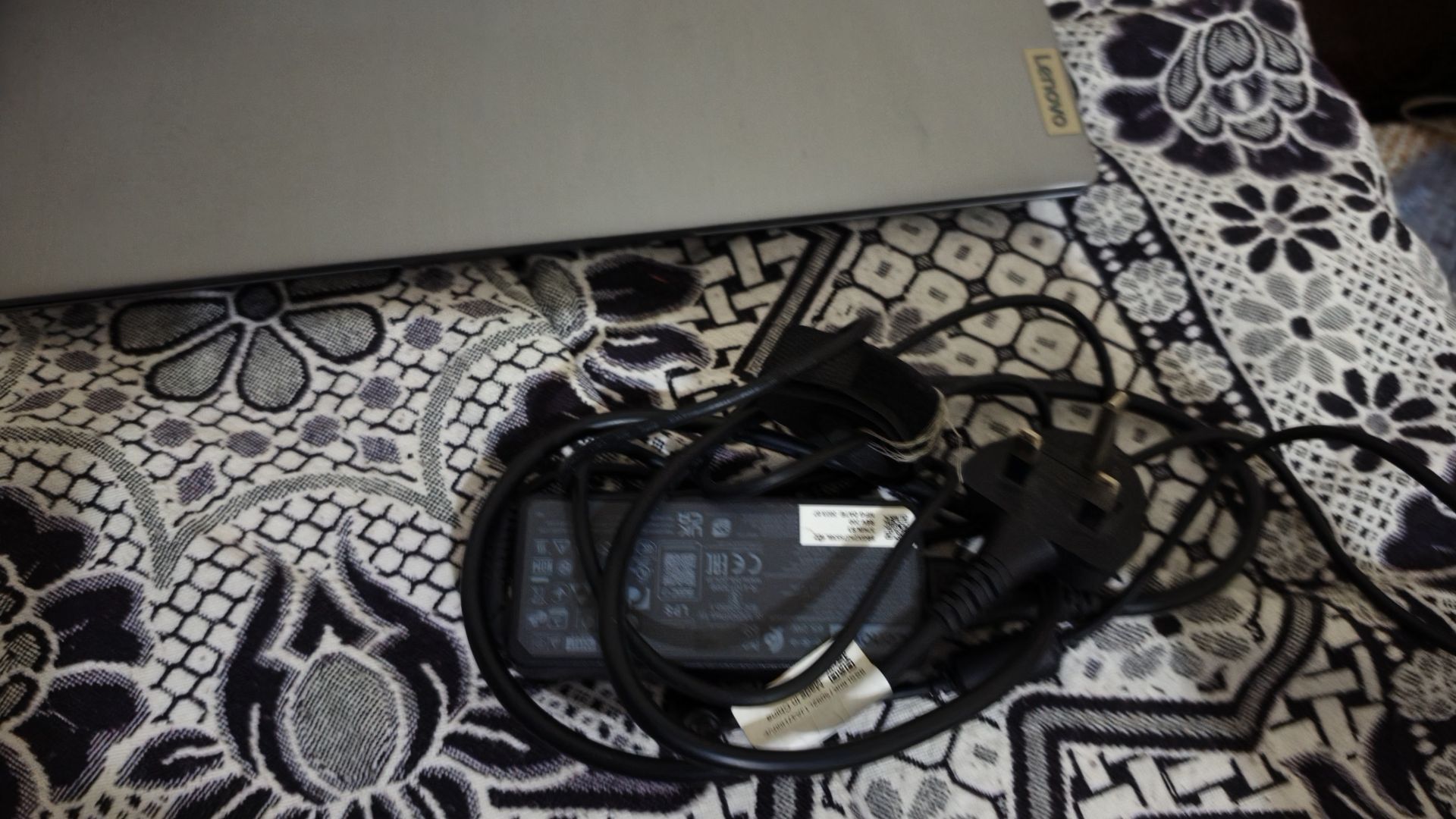 Lenovo laptop (need repair) - Image 6