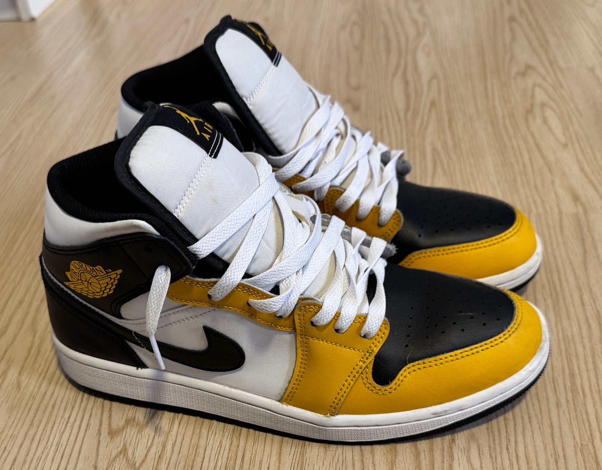 Air Jordans 1 Mid "Yellow Ochre" for sale. Very good condition! - Image 2