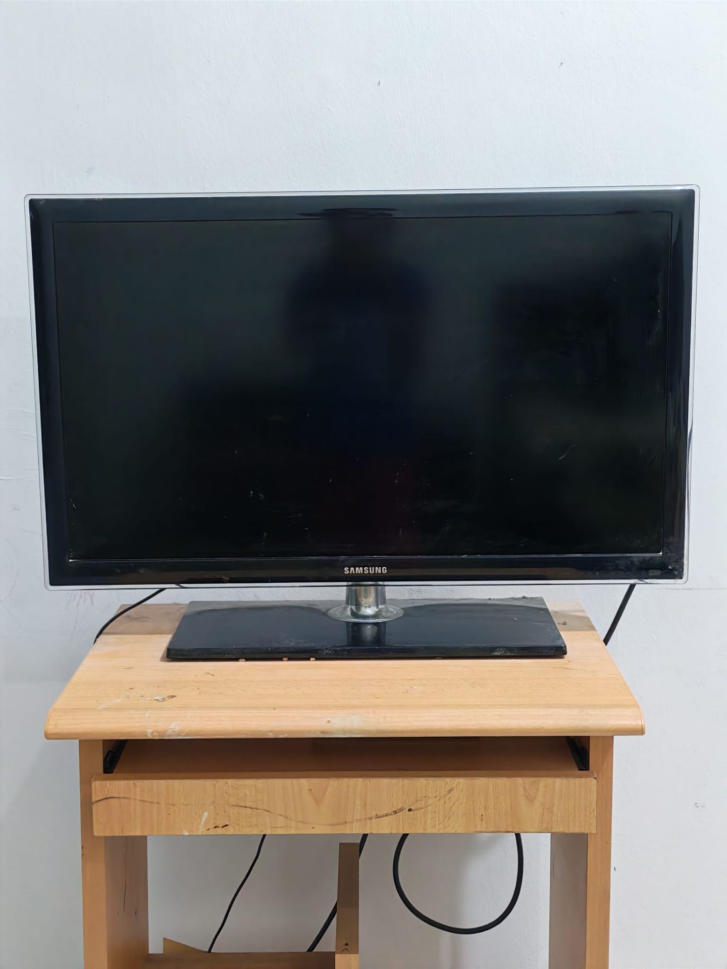 32" Samsung TV - Image 1