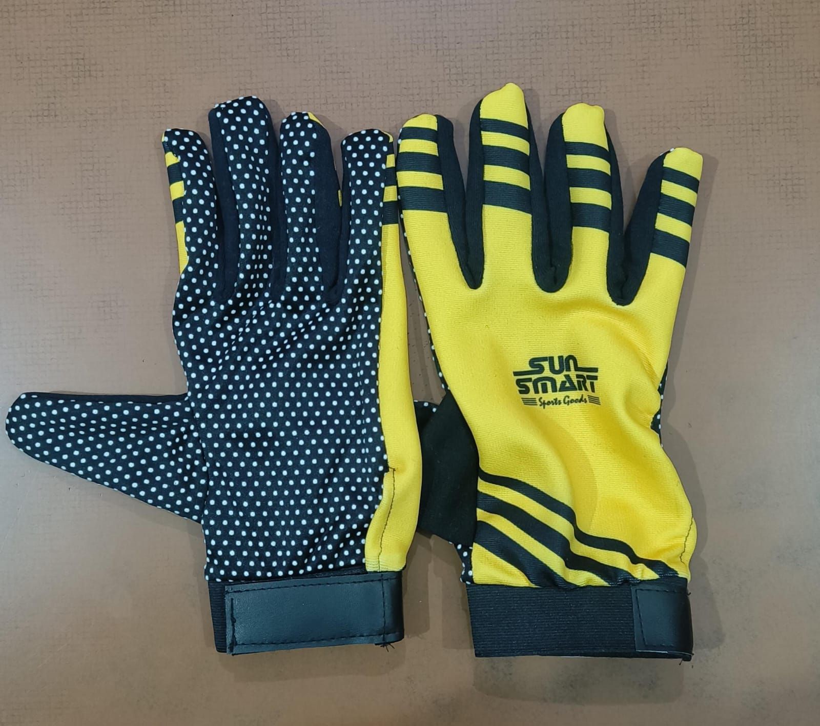 Sunsmart batting glove all colours available  - Image 4