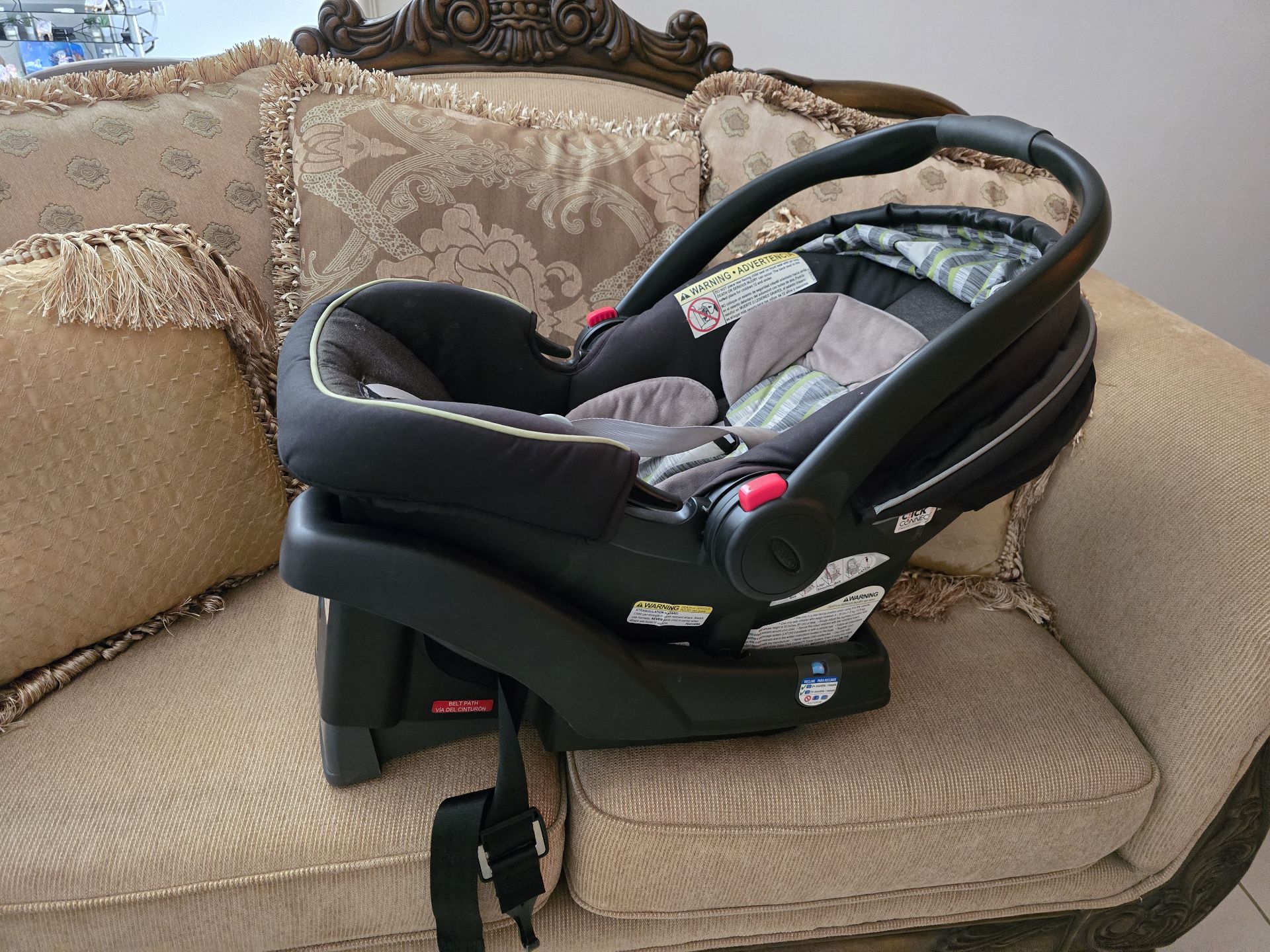 Baby car seat (Graco Brand) - Image 2
