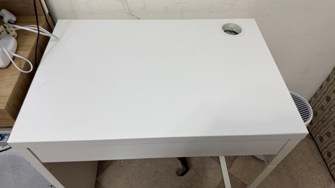 Ikea MICKE desk White  - Image 3