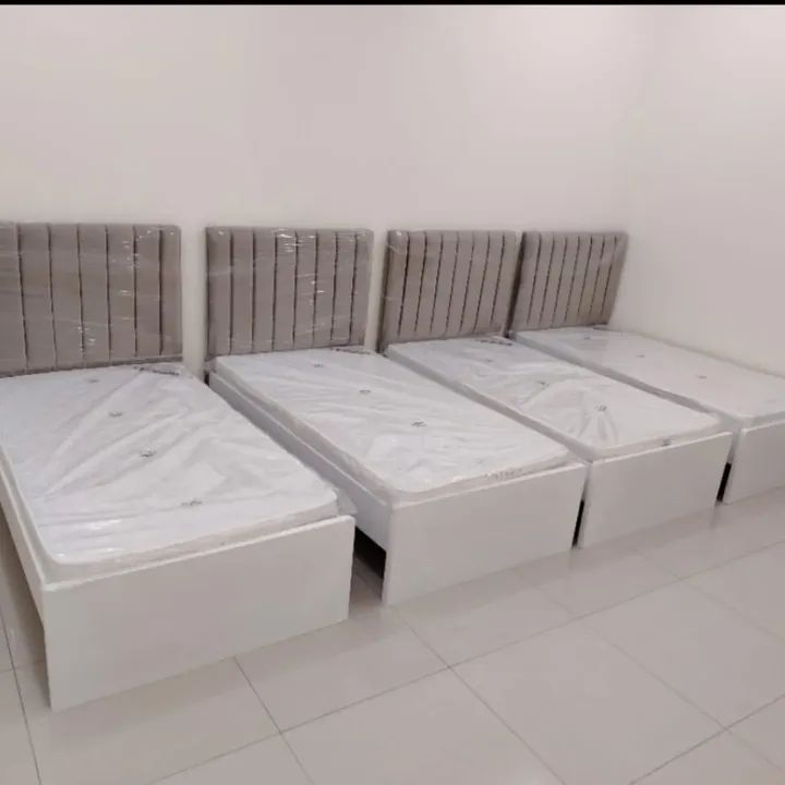 Bad with mattress  - Image 6