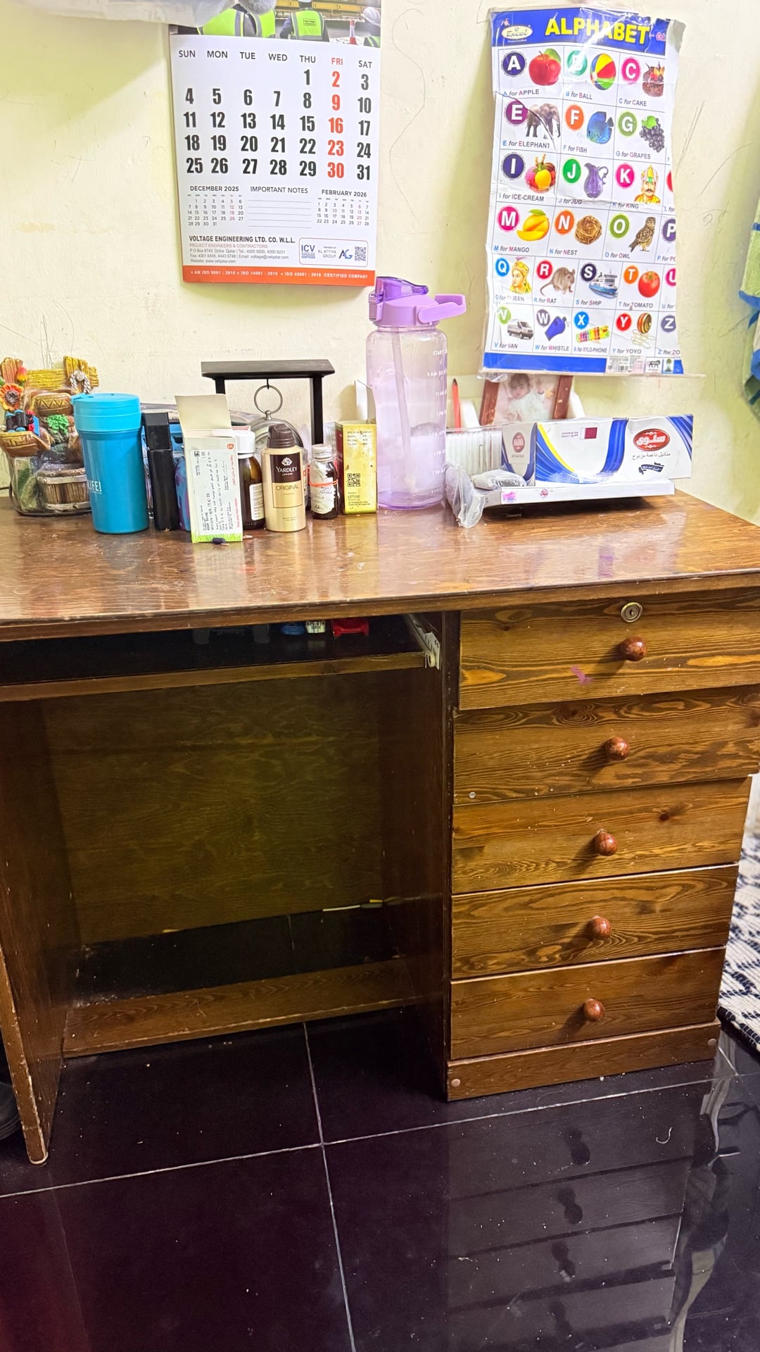 Study table - Image 2