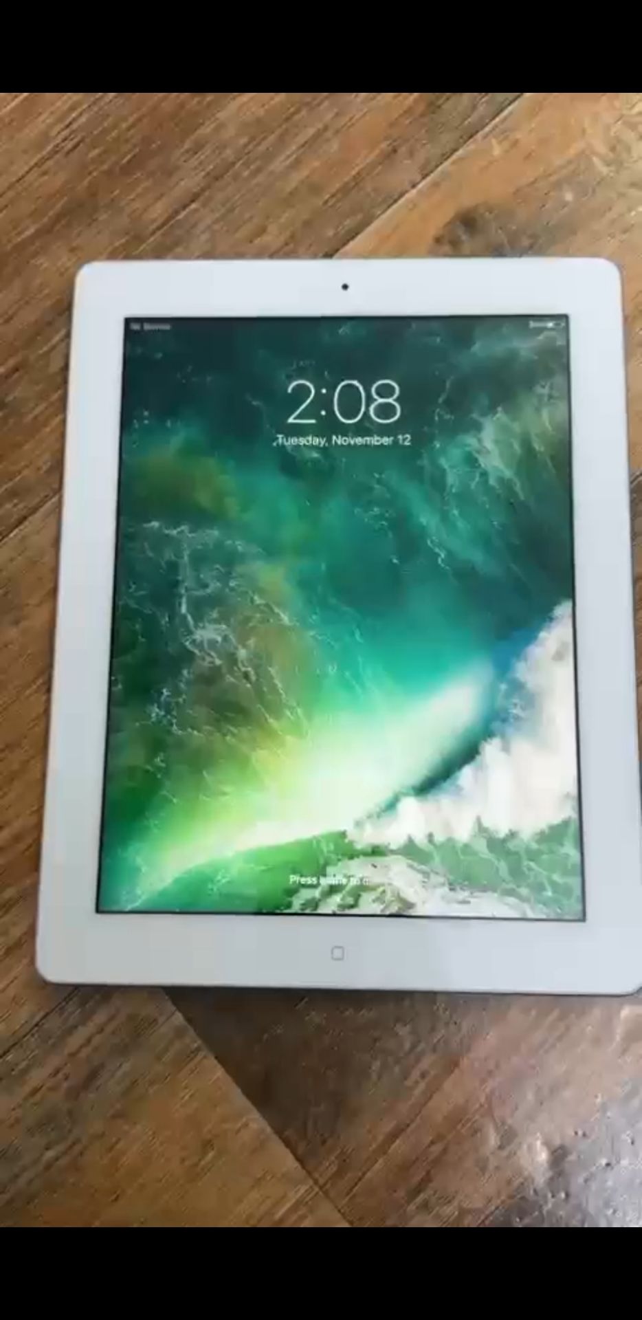 iPad 4 - Image 1