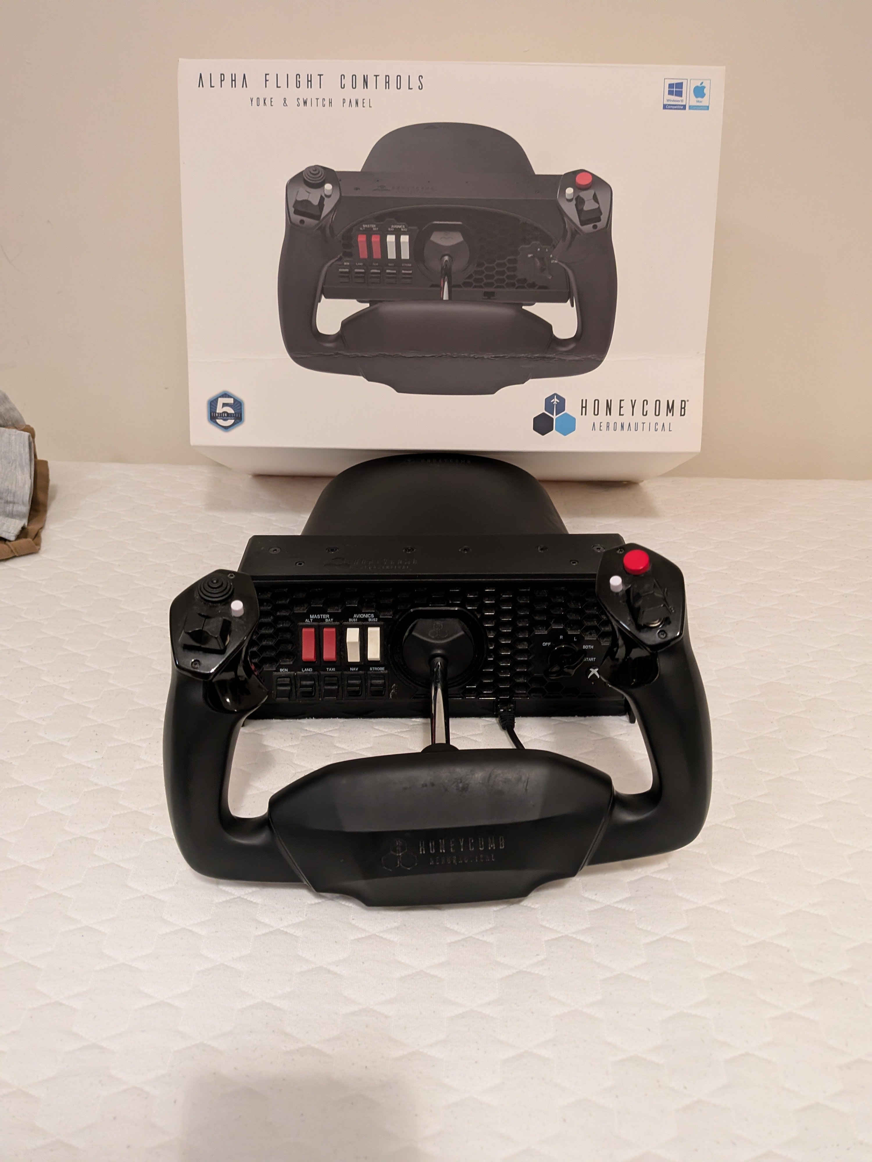 Flight Simulator Joystick Honeycomb Alpha Yoke - Image 1