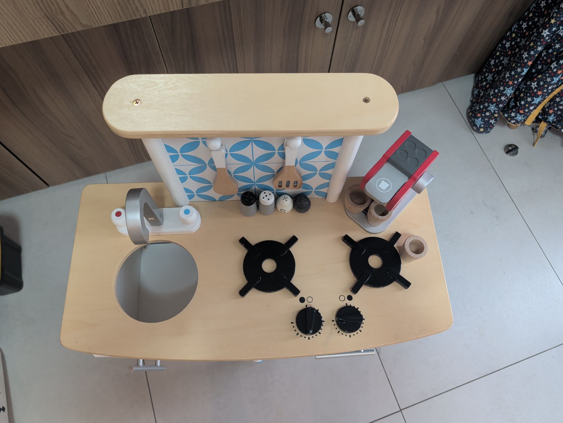 Vilac Wooden Kids Kitchen - Image 4