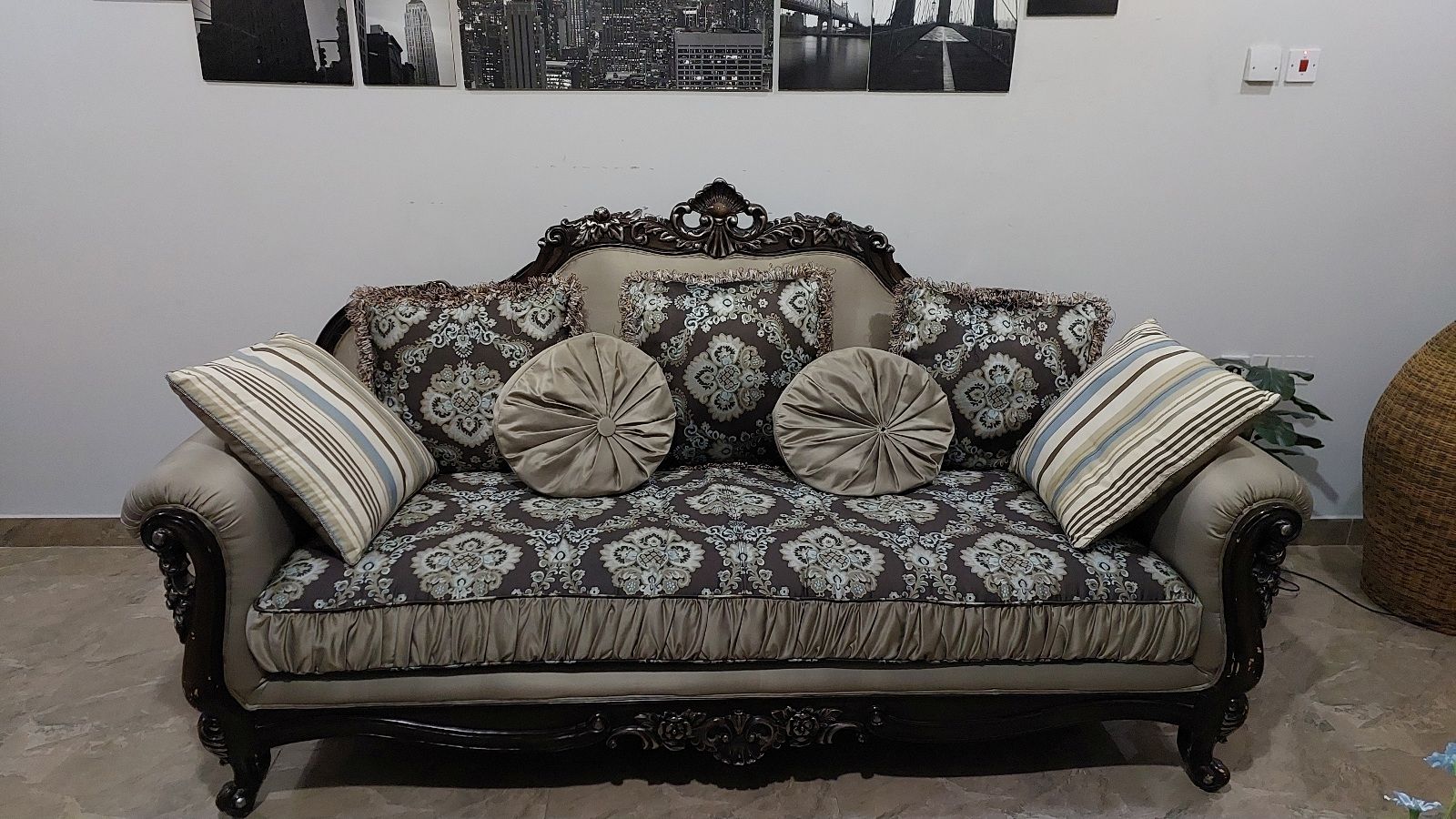 Stunning 7-Seater Sofa Set with Tables - Image 4