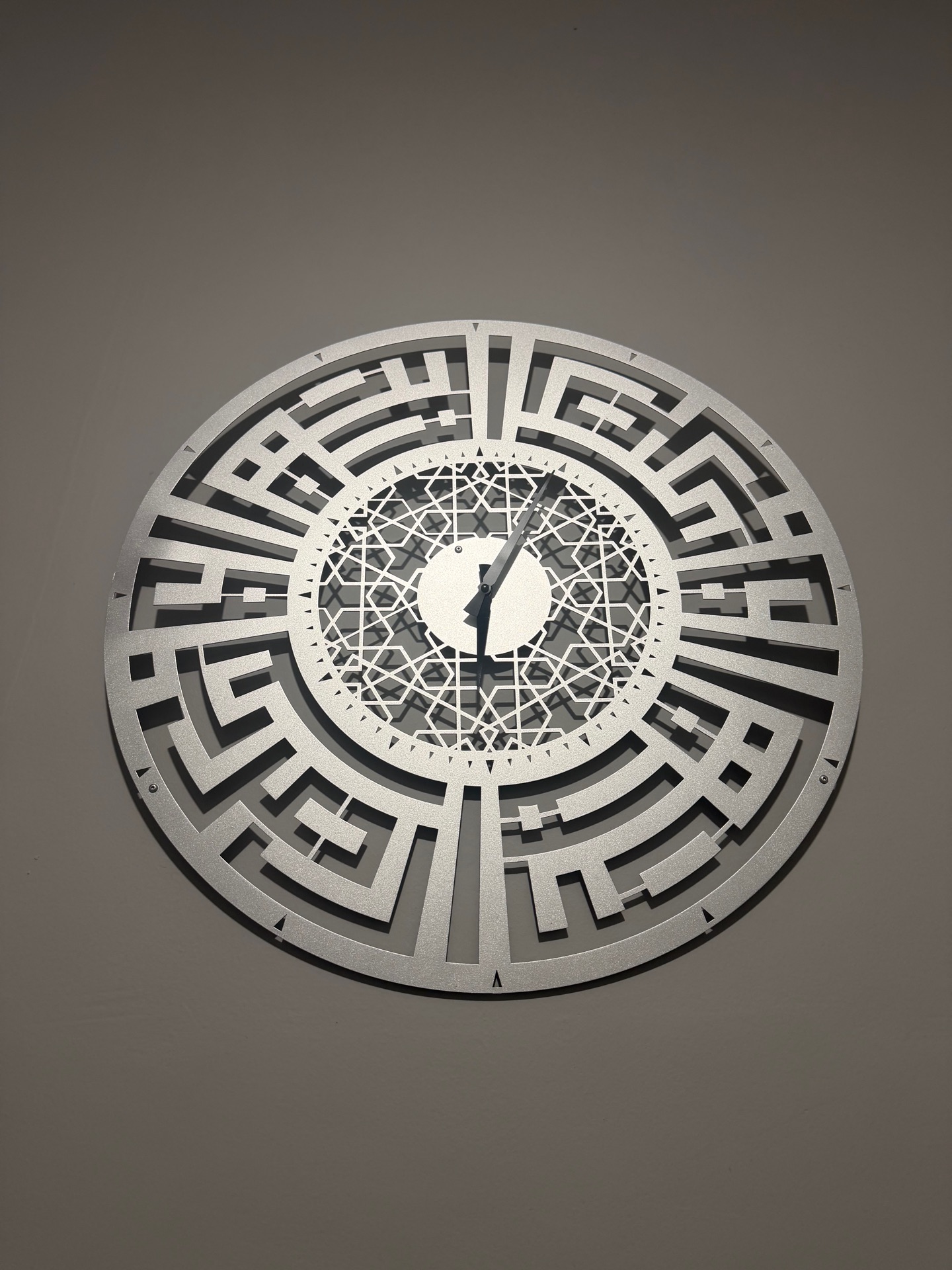 Islamic Art Clock in perfect condition - Image 1