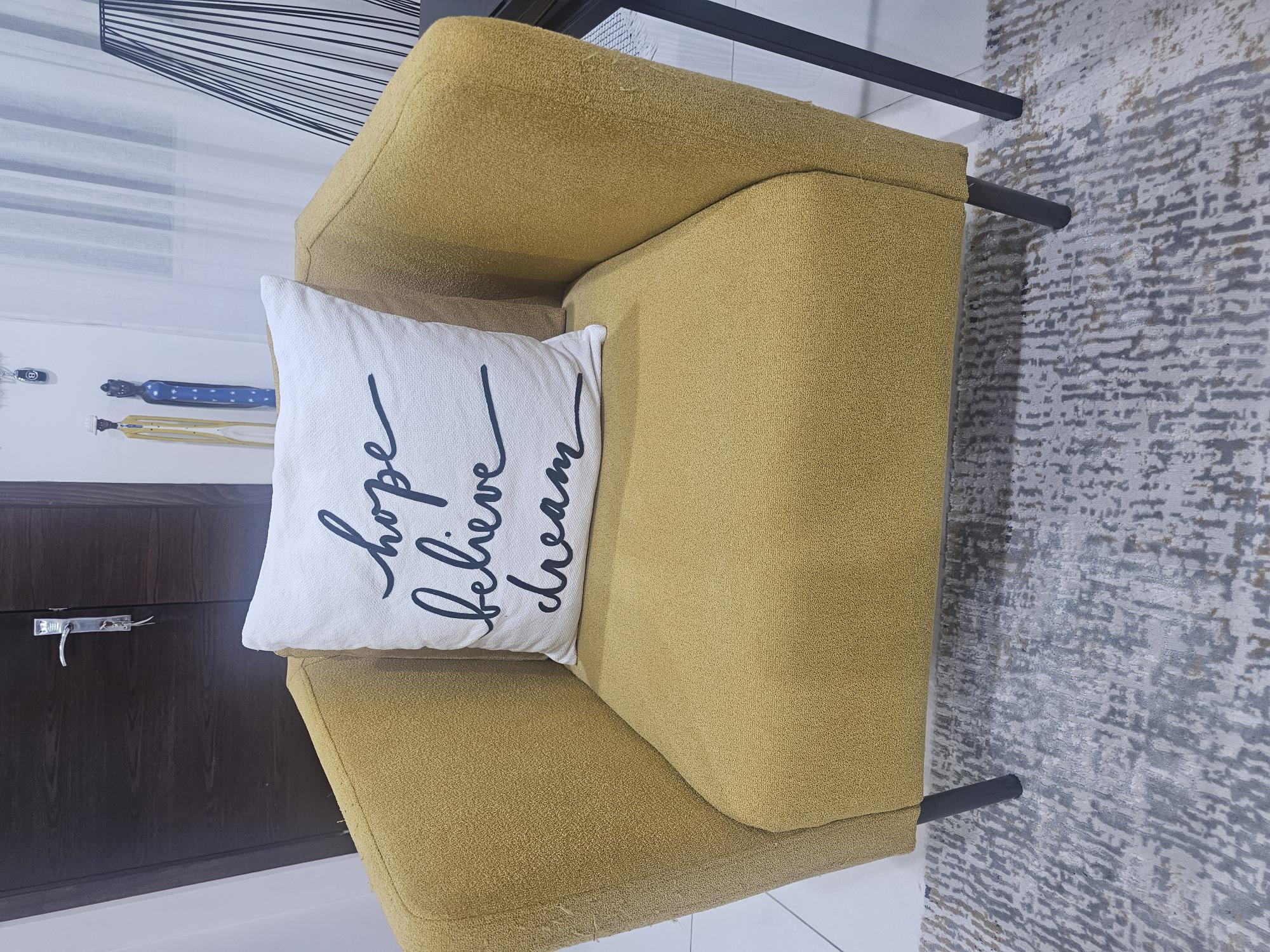 one seater and side table - Image 1