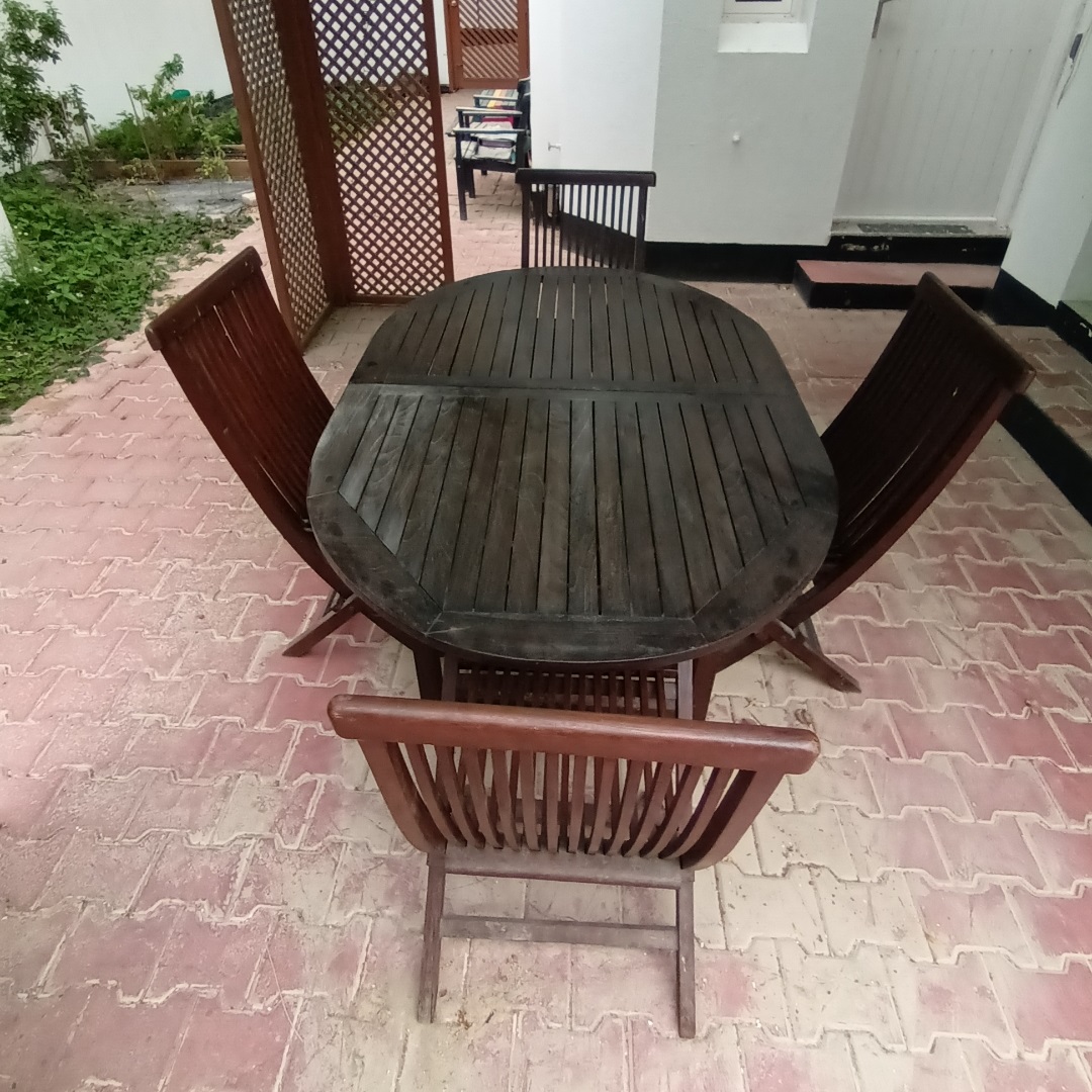 Outdoor wooden table with 6 foldable chairs - Image 4