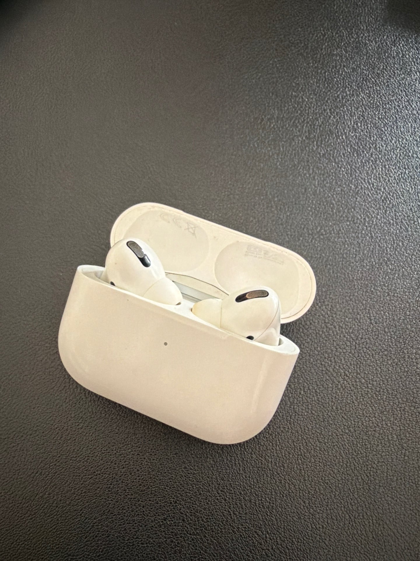 Apple AirPods Pro - Image 4
