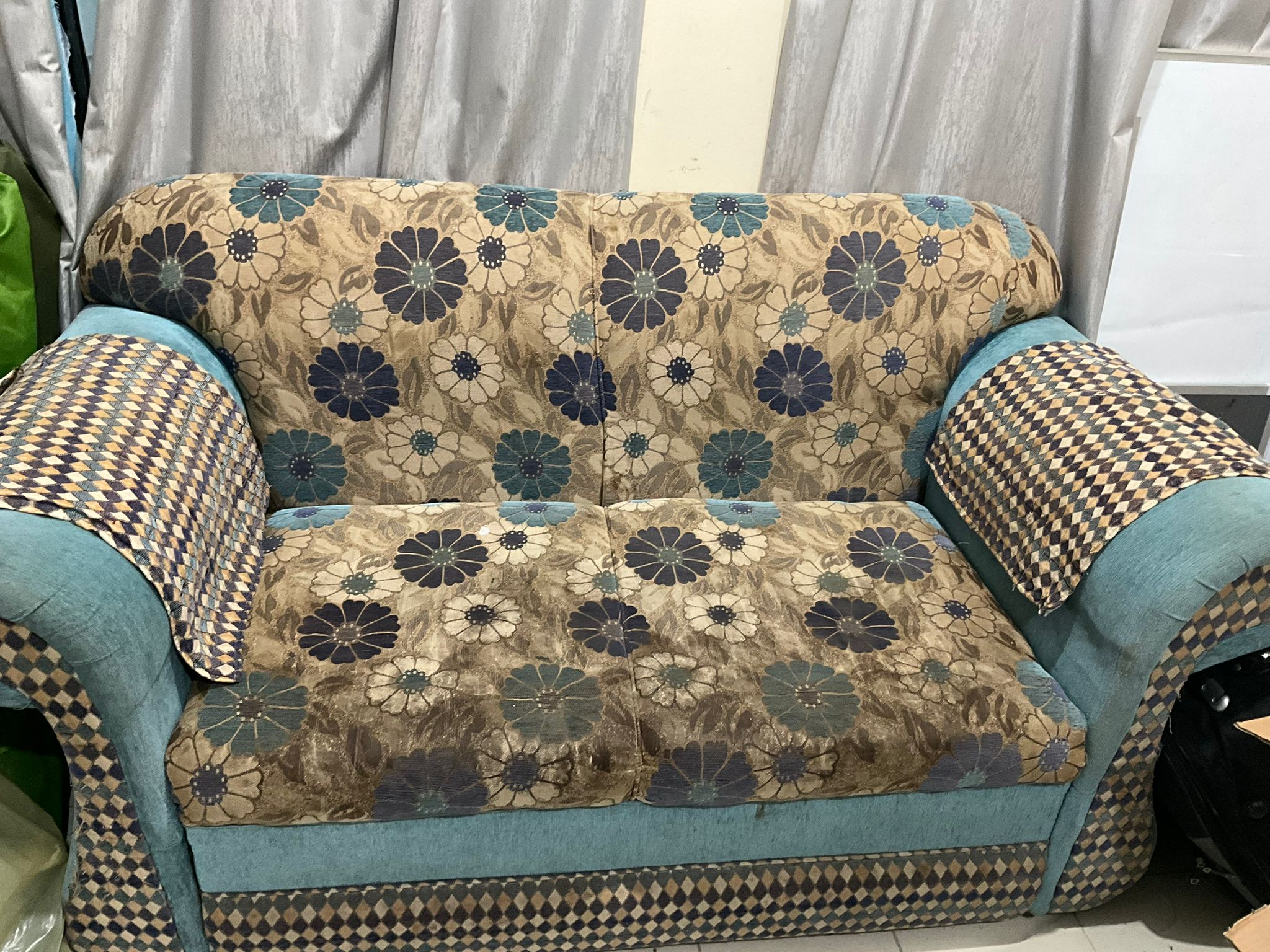Heavy wood sofa set for sale - Image 3