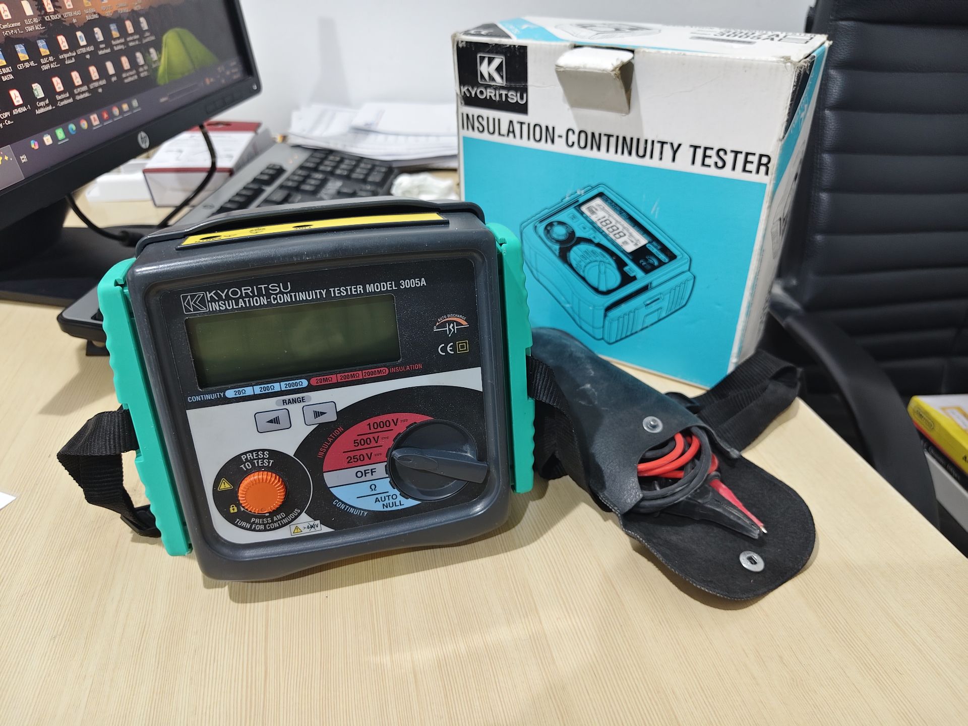 Megger insulation tester  - Image 5