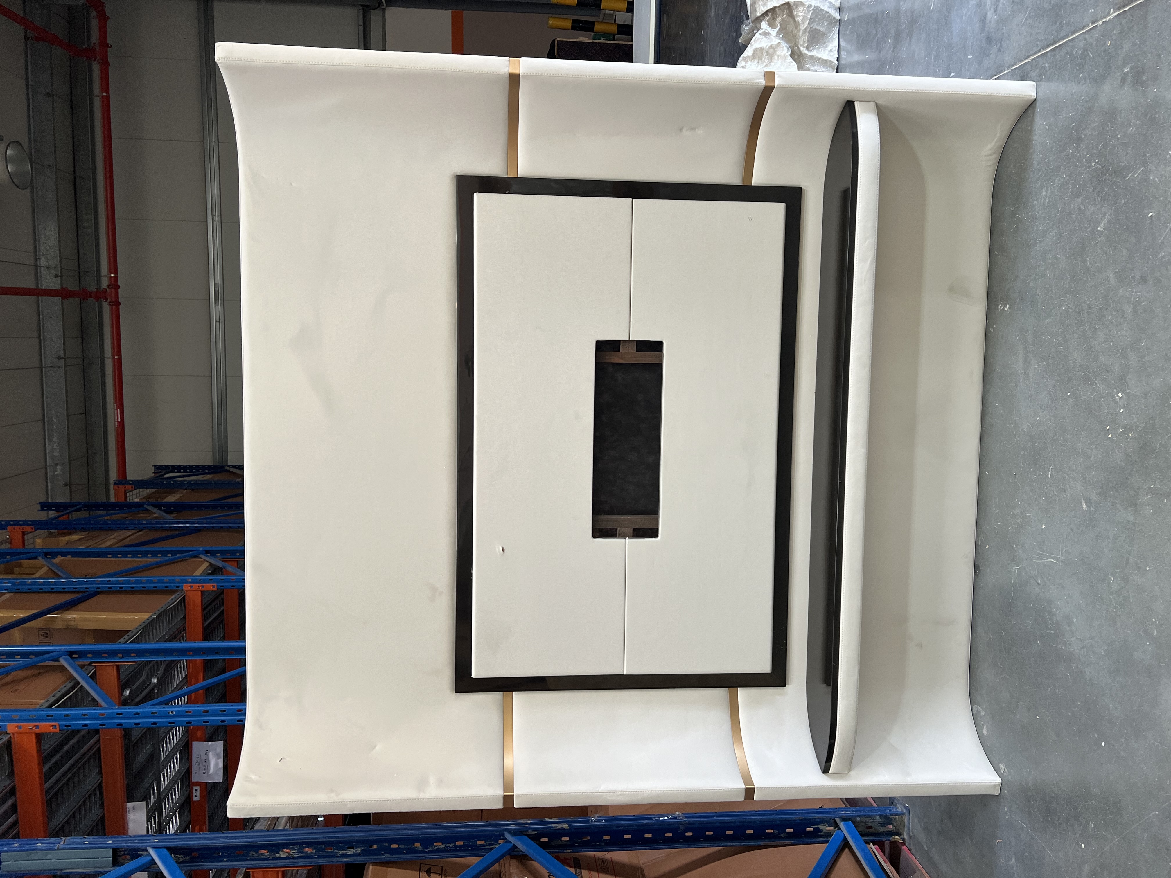 TV stand  - Image 2