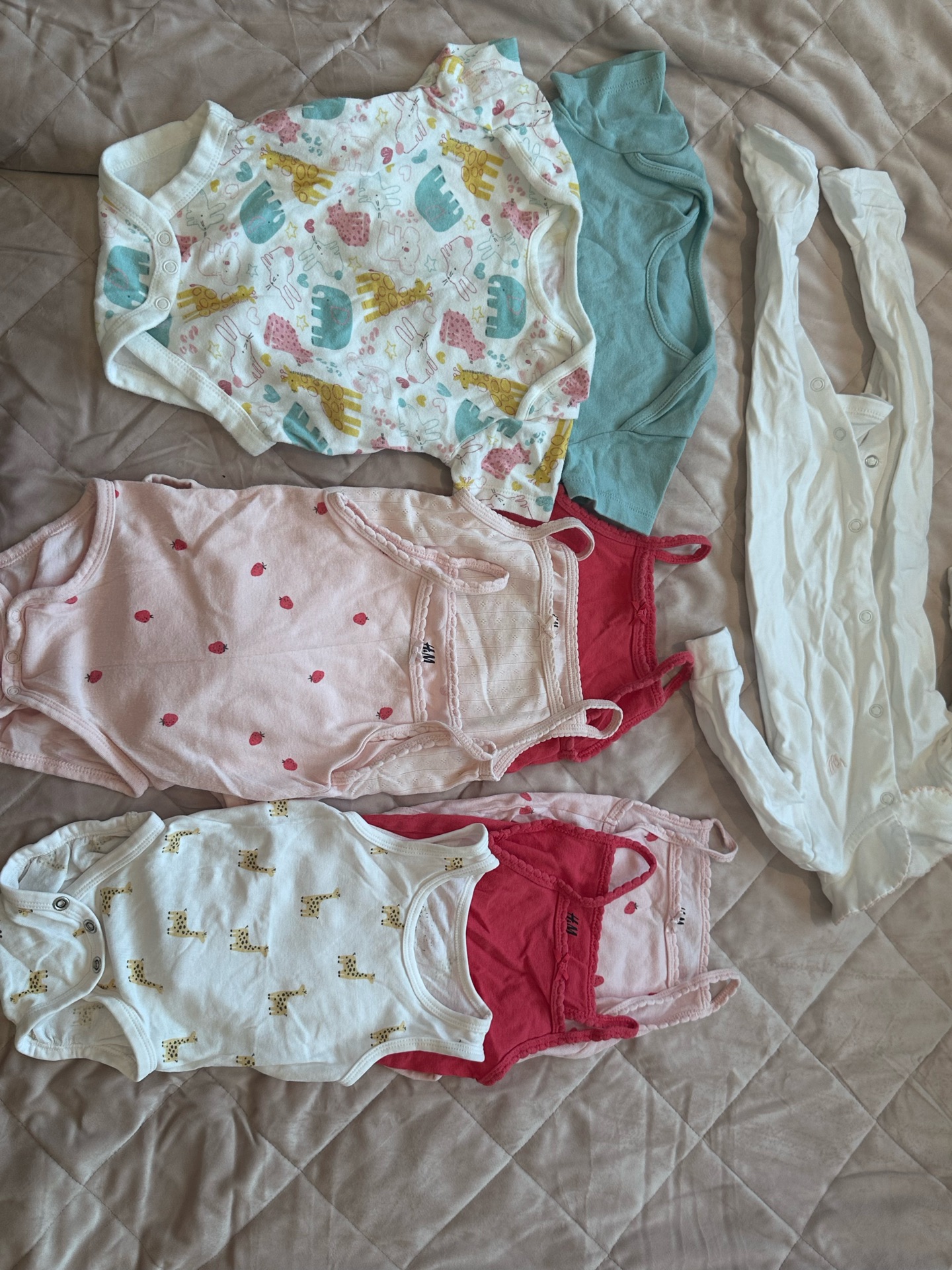 Baby girl clothes bundle (0–6 months) - Image 3