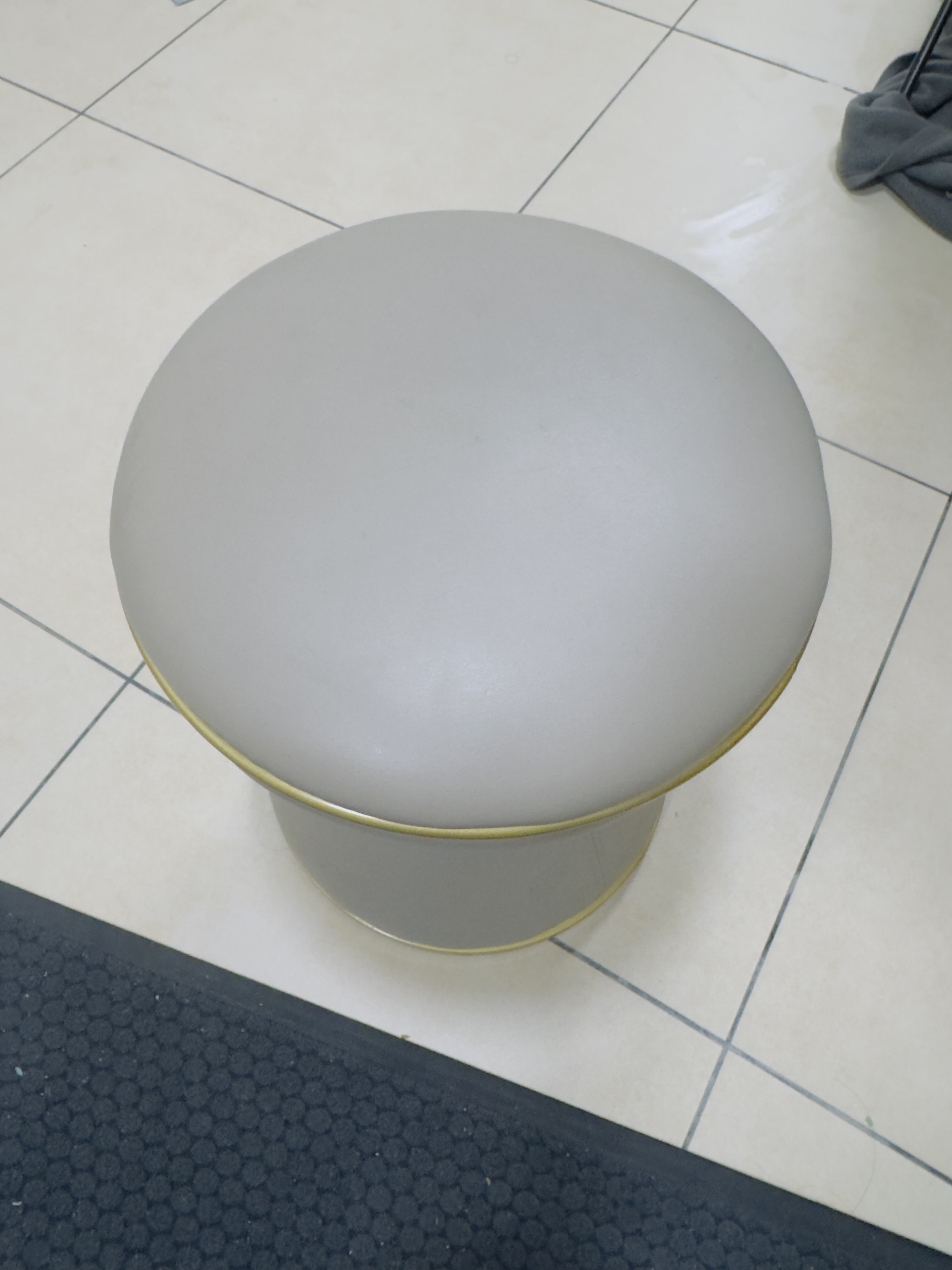 Round chair - Image 2