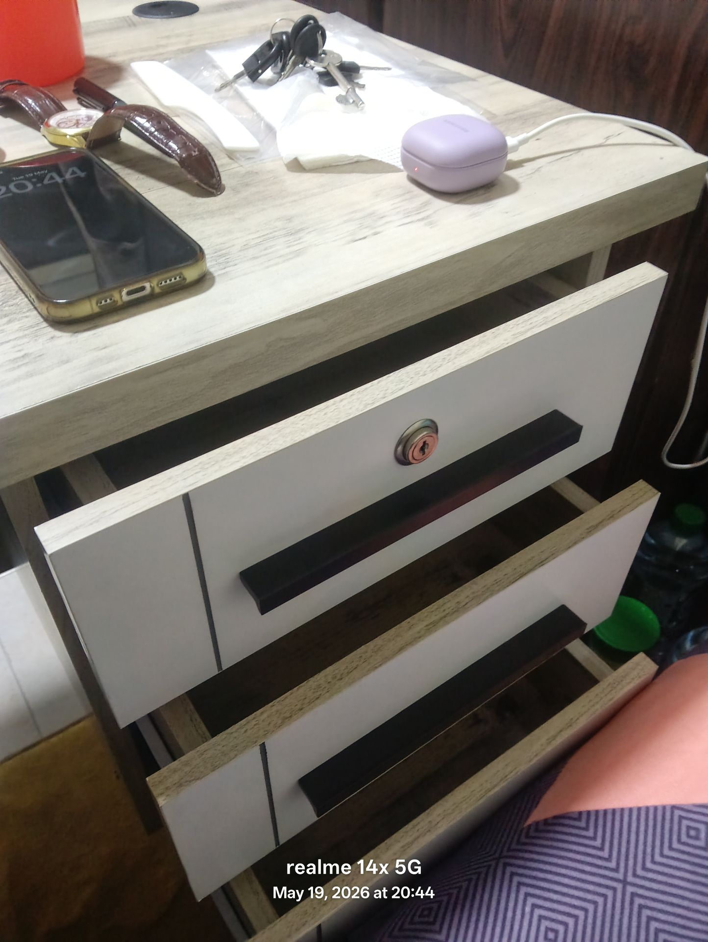 Office desk - Image 4