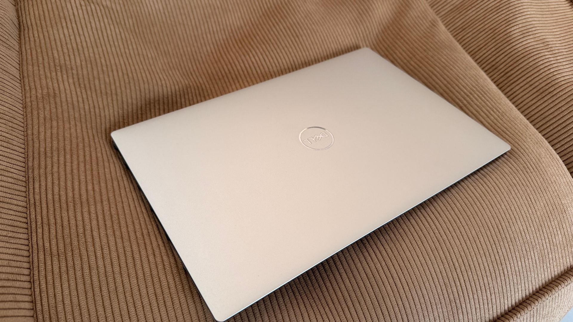 Dell XPS 13 Laptop 32GB and 1TB Storage 4k OLED Screen  - Image 10