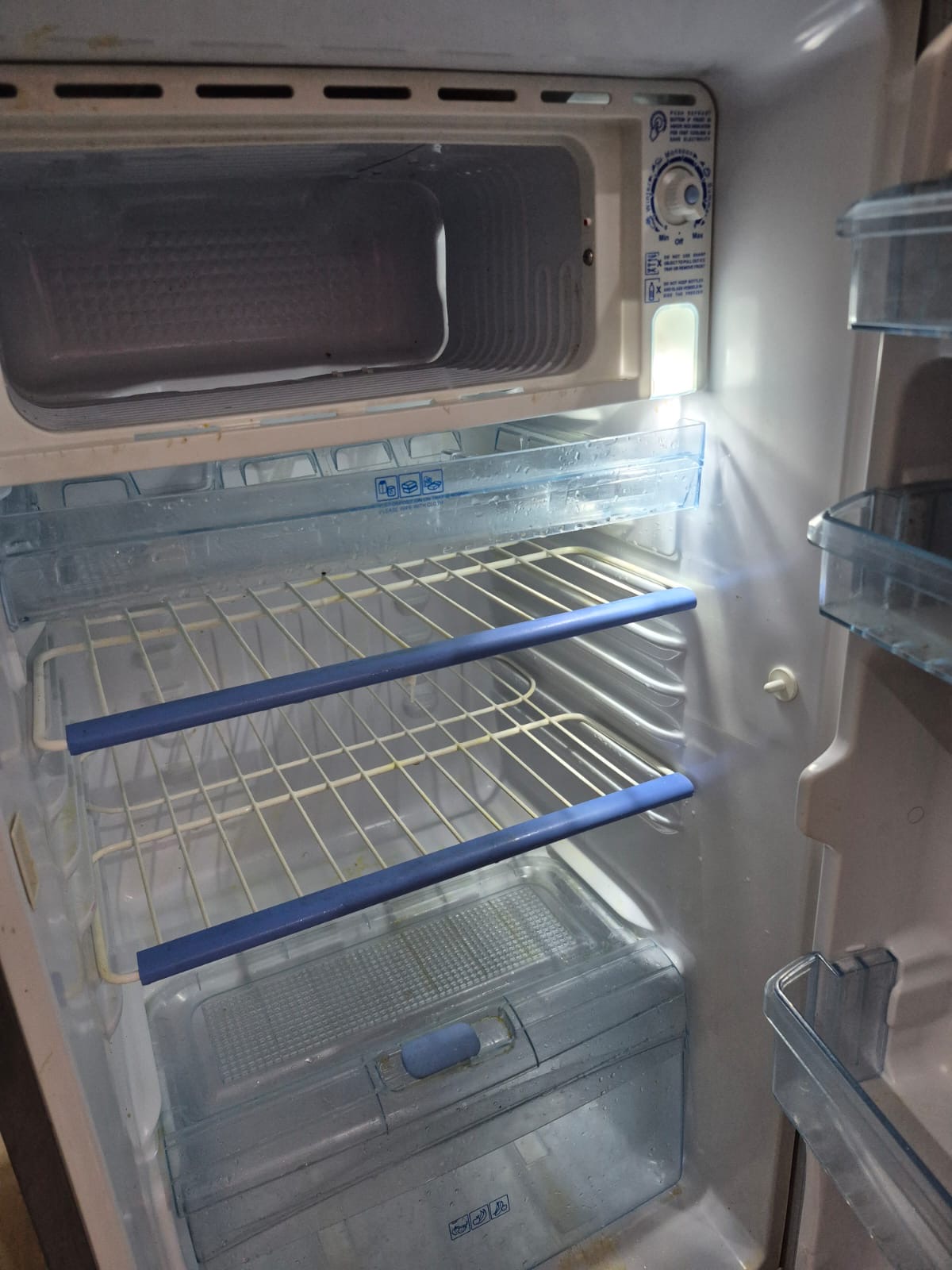 Elekta single door refrigerator  - Image 2