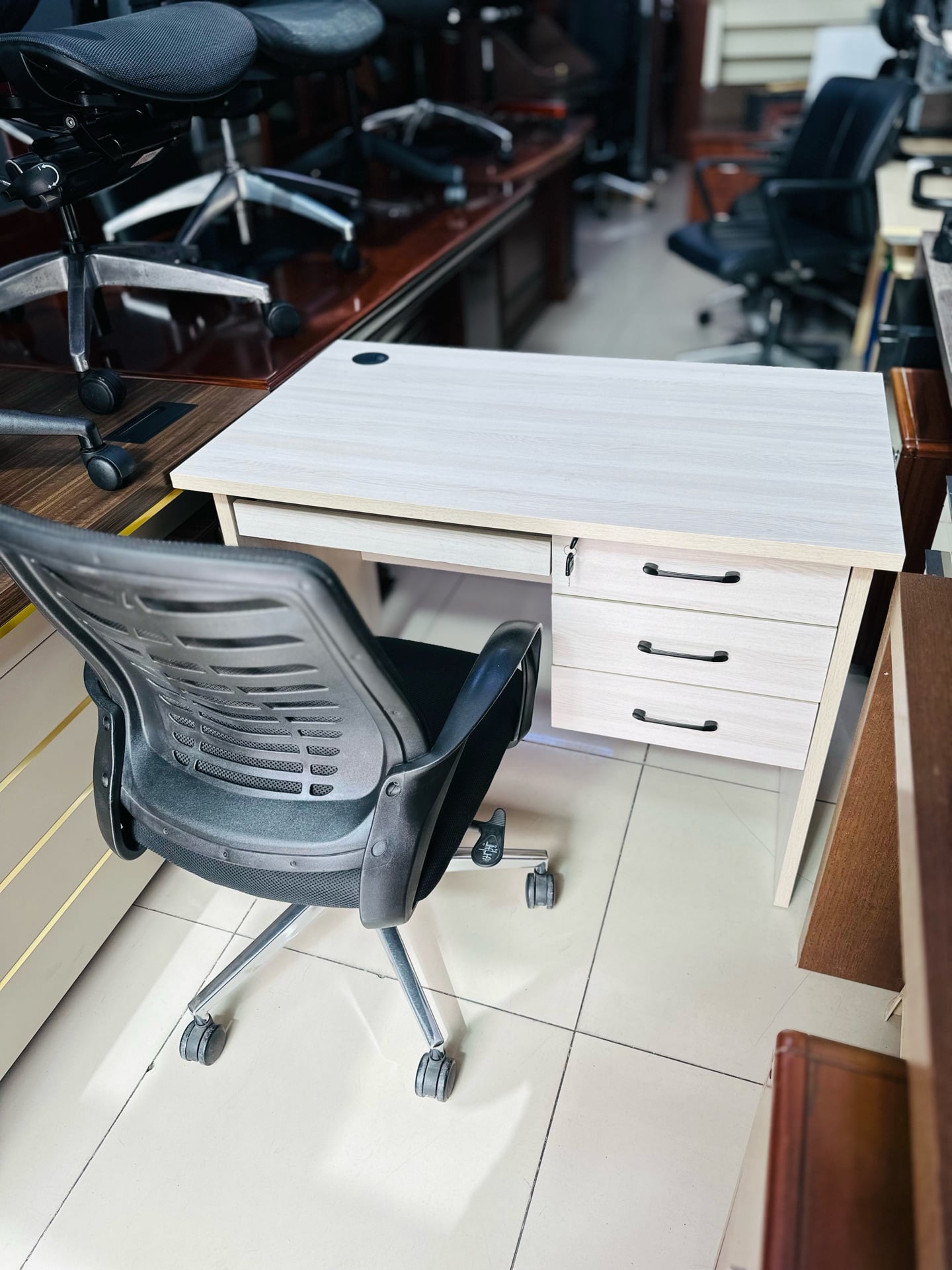 Luxury Executive Desks Sets For Sale 33087737 - Image 9