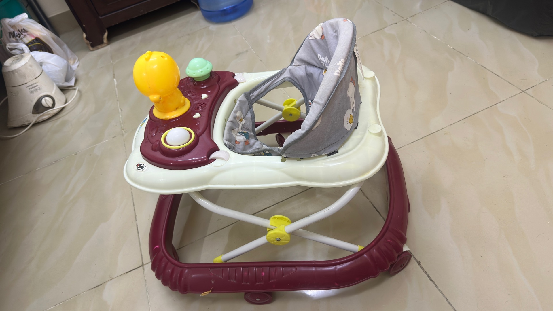 Kids stroller and walker - urgent sales due to relocation  - Image 8