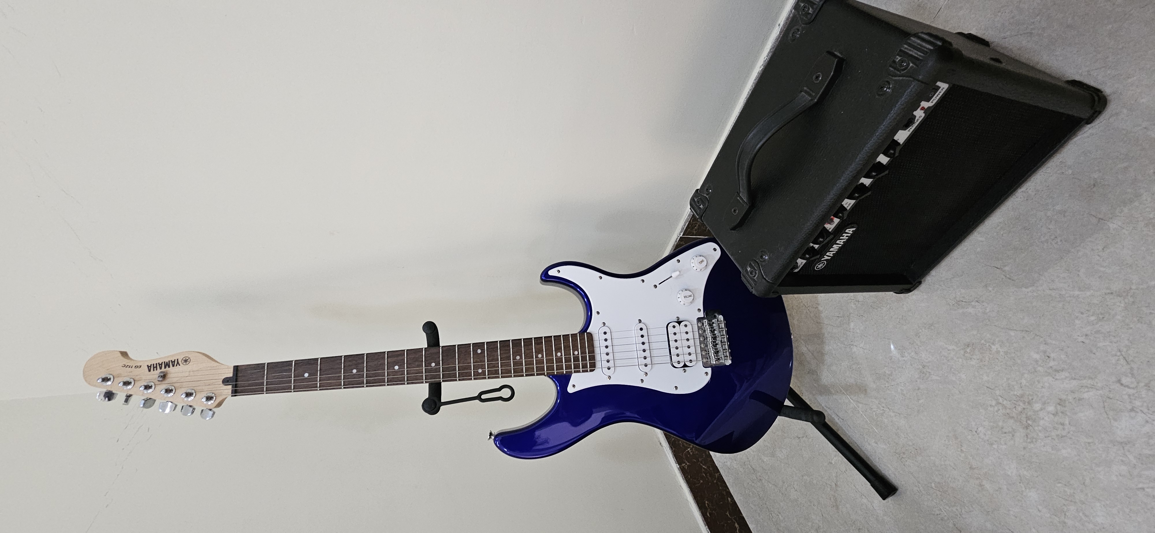 Yamaha EG112C Electric Guitar Set + GA-15 Amplifier – Like New - Image 8