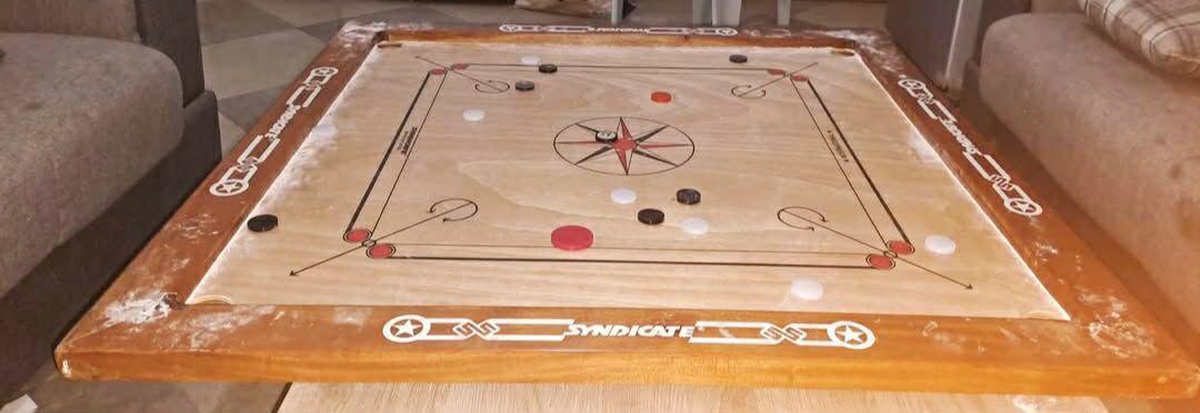 Carrom Board 42x42x3" لوح كاروم 42 × 42 × 3 بوصة  - Image 4