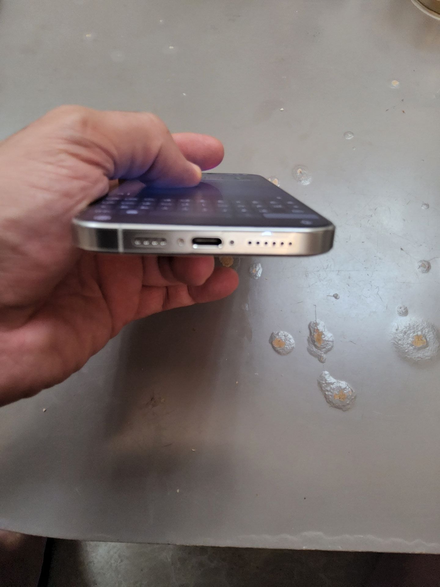 Iphone 16 pro max  - Image 4