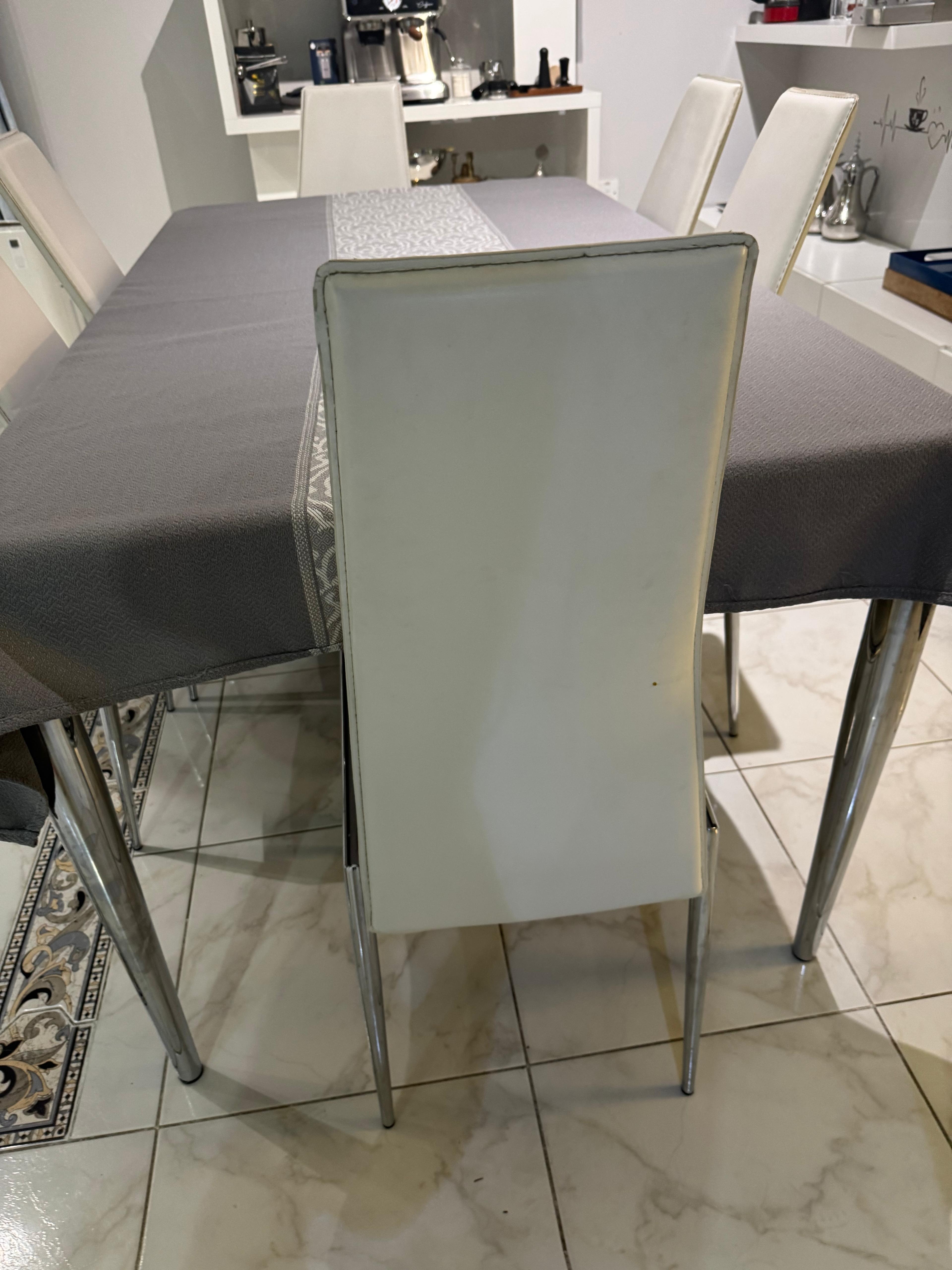 Dining table  - Image 3