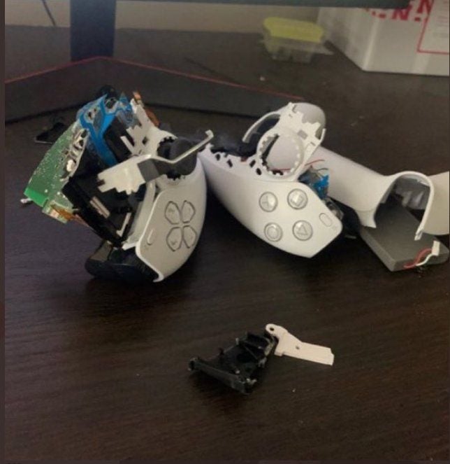 I NEED PS5 (BROKEN OR DEAD) - Image 3