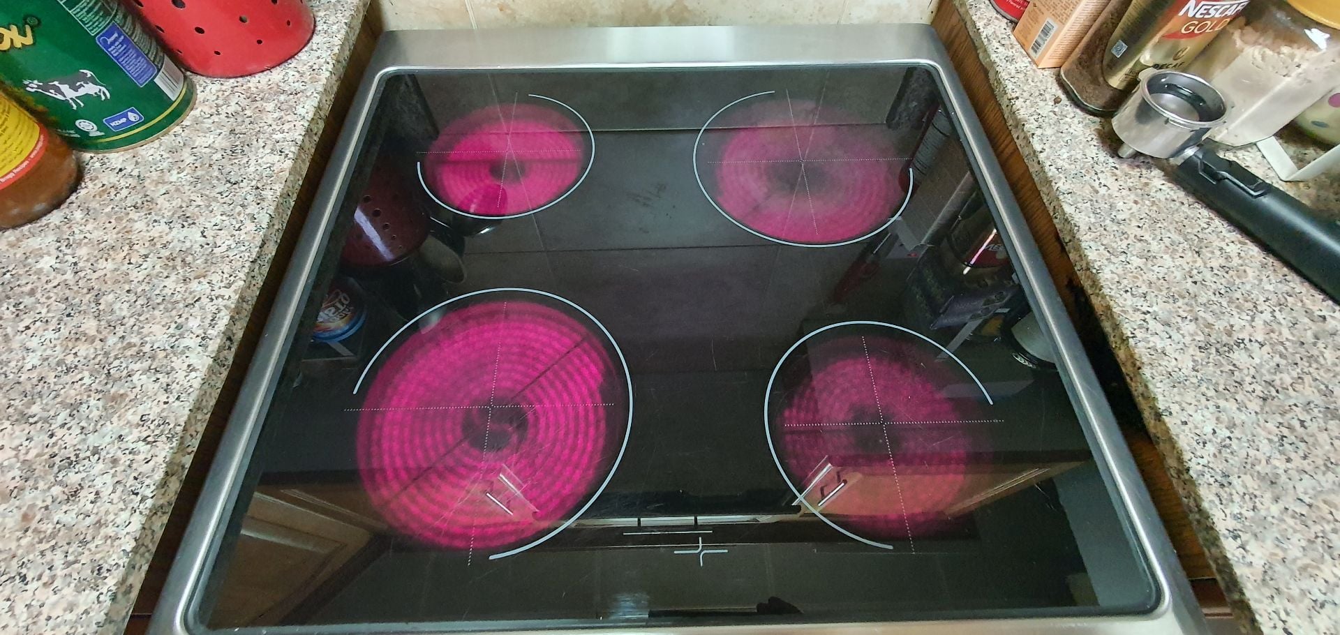 Midea Cooker with fan oven - Image 3