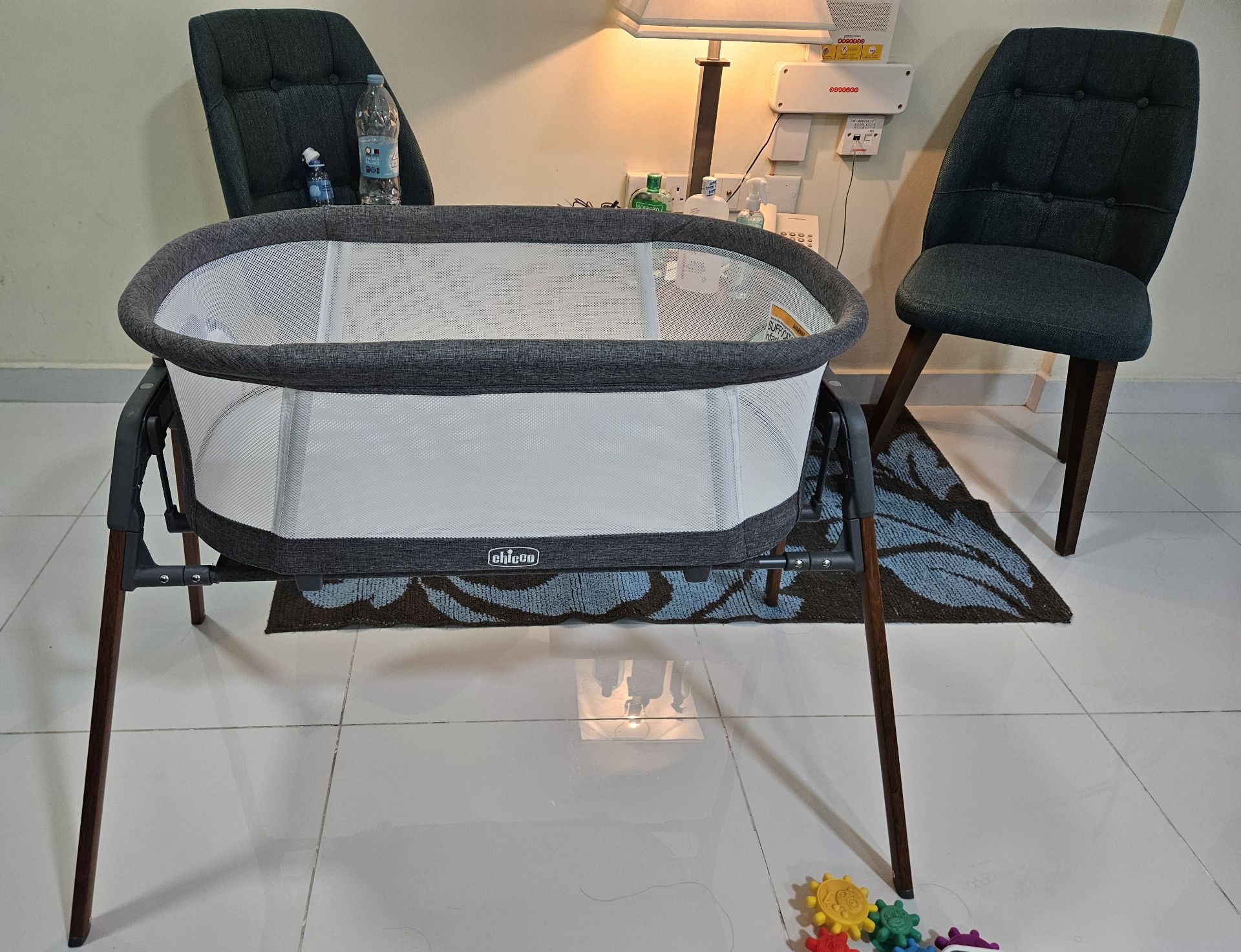 Chicco Lullaglide travel crib - Image 1
