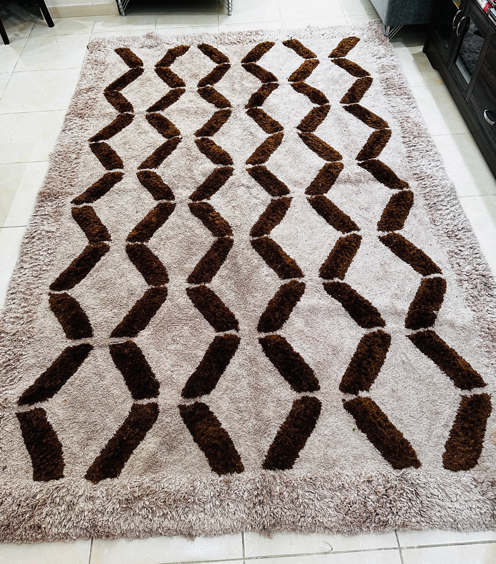 Rarely used carpet for sale — looks like new.  - Image 3