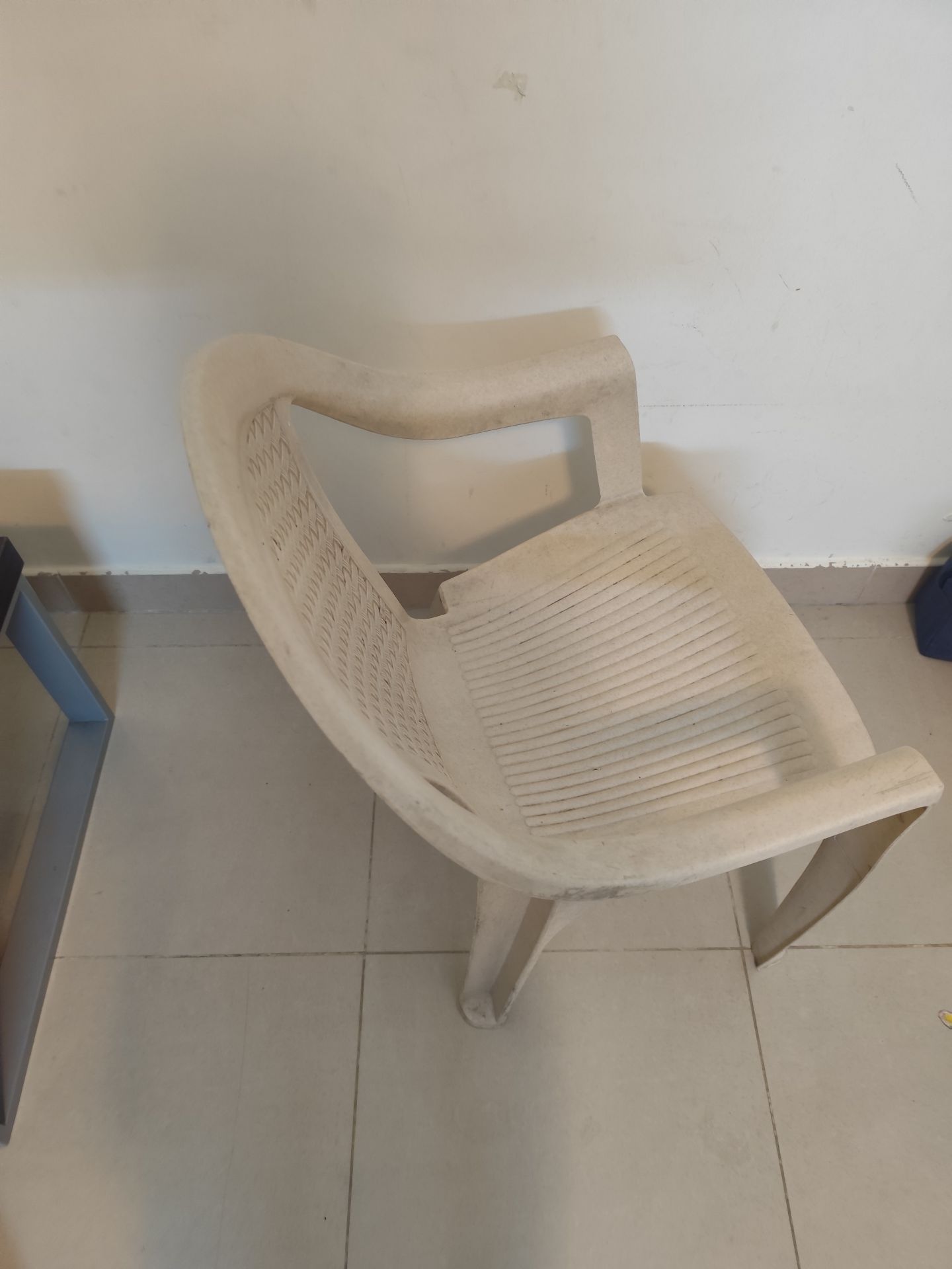 Chairs 2 No's - Image 2