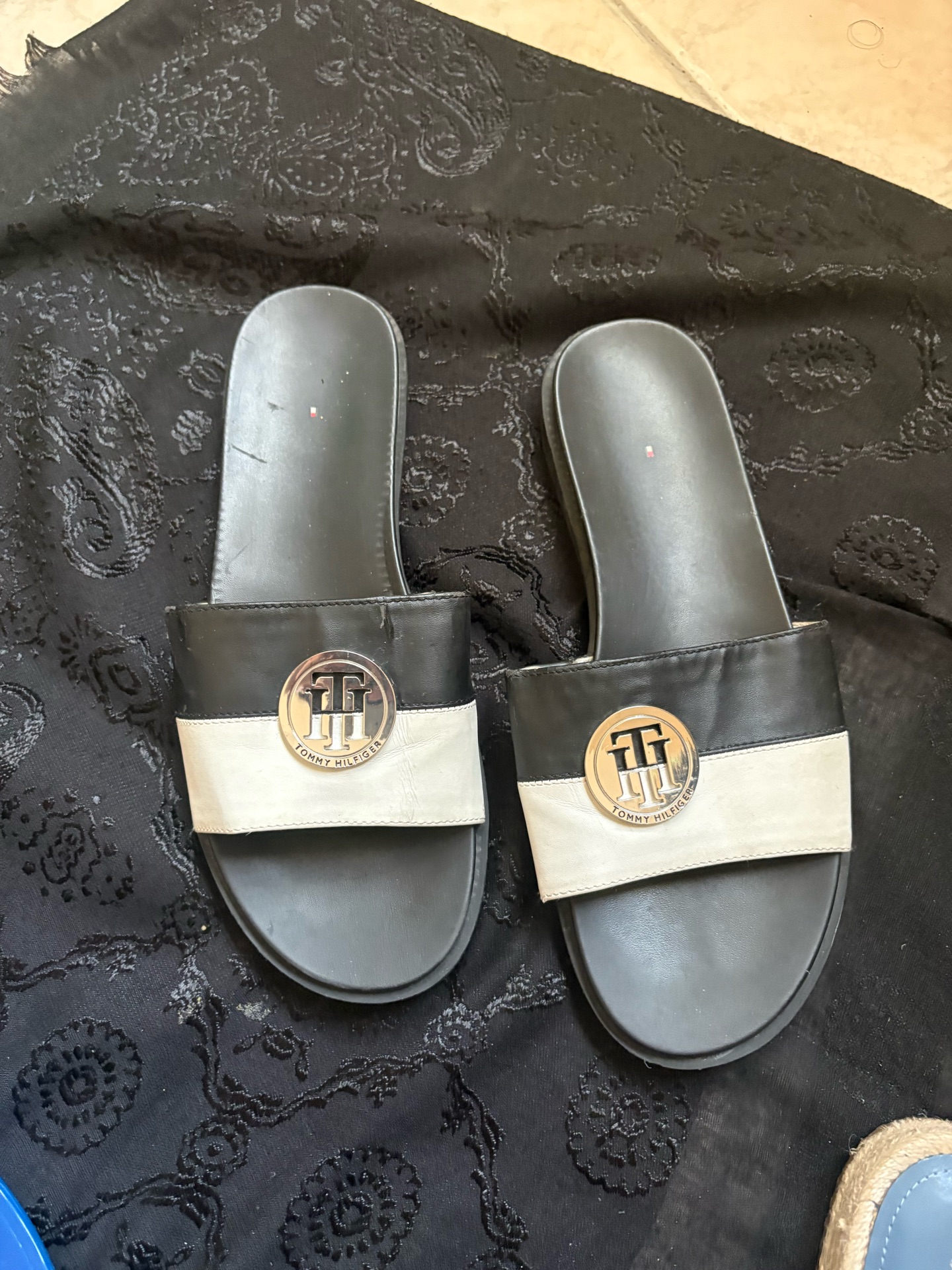 Branded footwear - Image 4