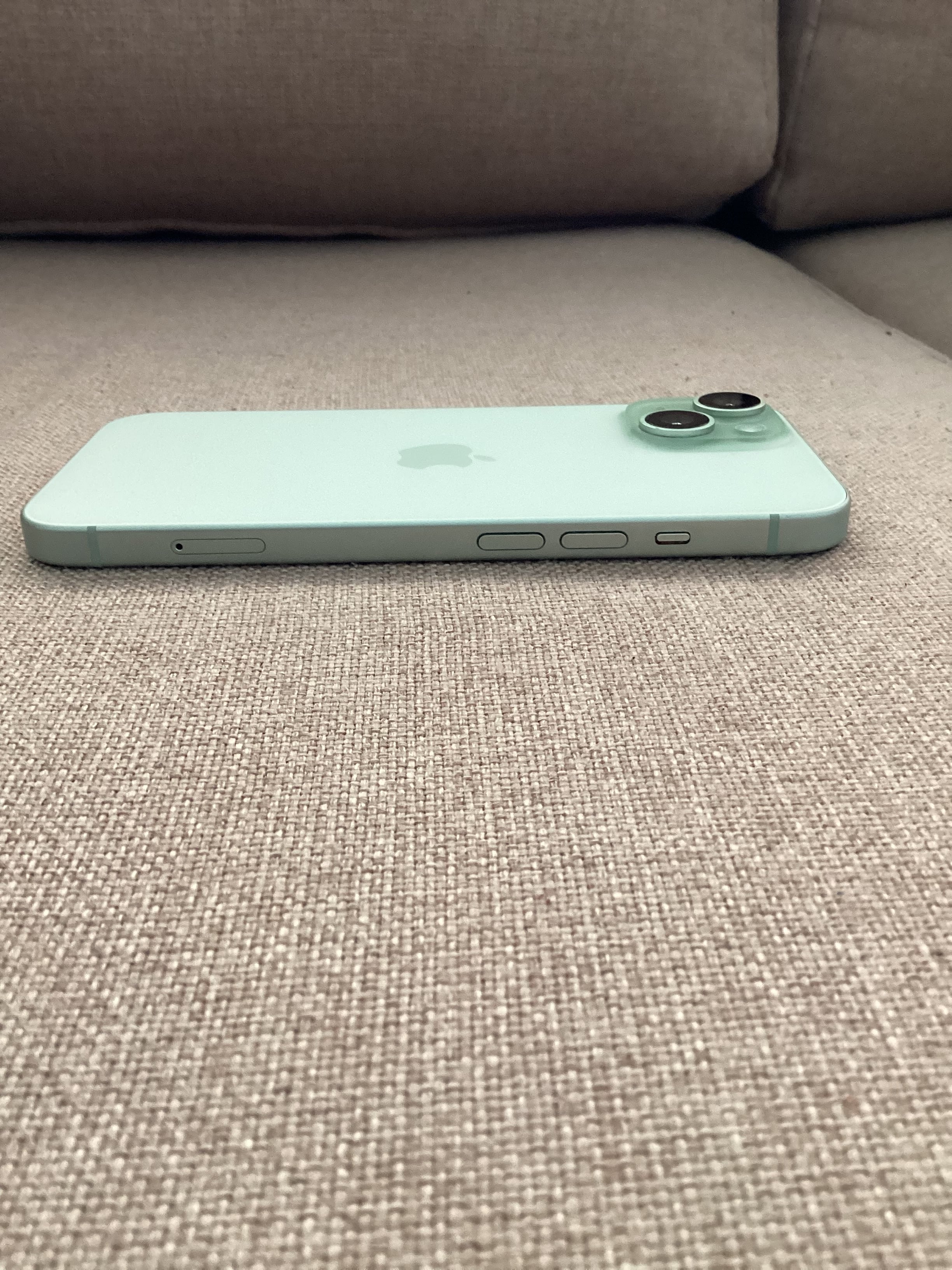 iPhone 15 128GB green  - Image 3