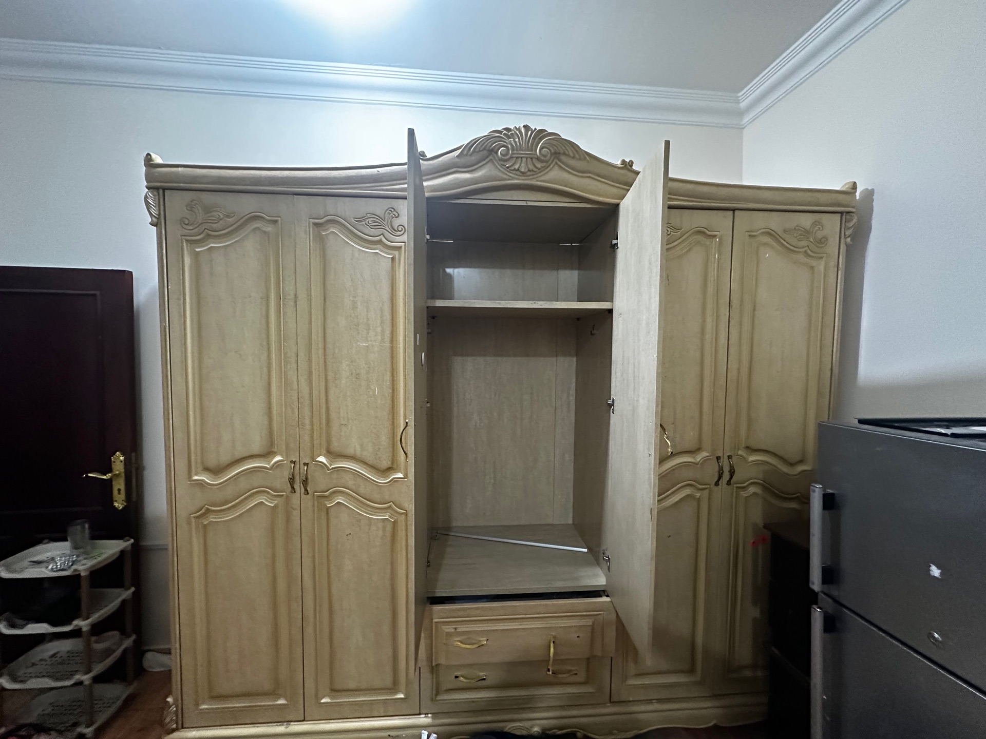 مجاناً (رف عند 150 ريال واحصل على طاولة جانبية وطاولة مجاناً) - Image 2