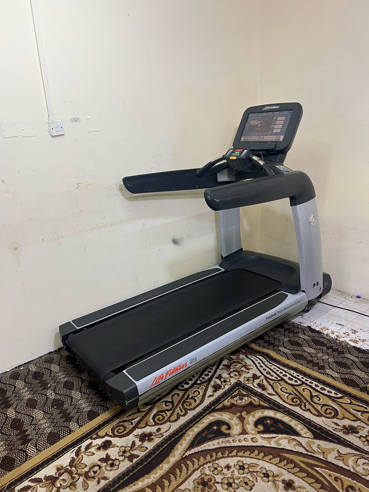 مشاية Life Fitness - Image 7