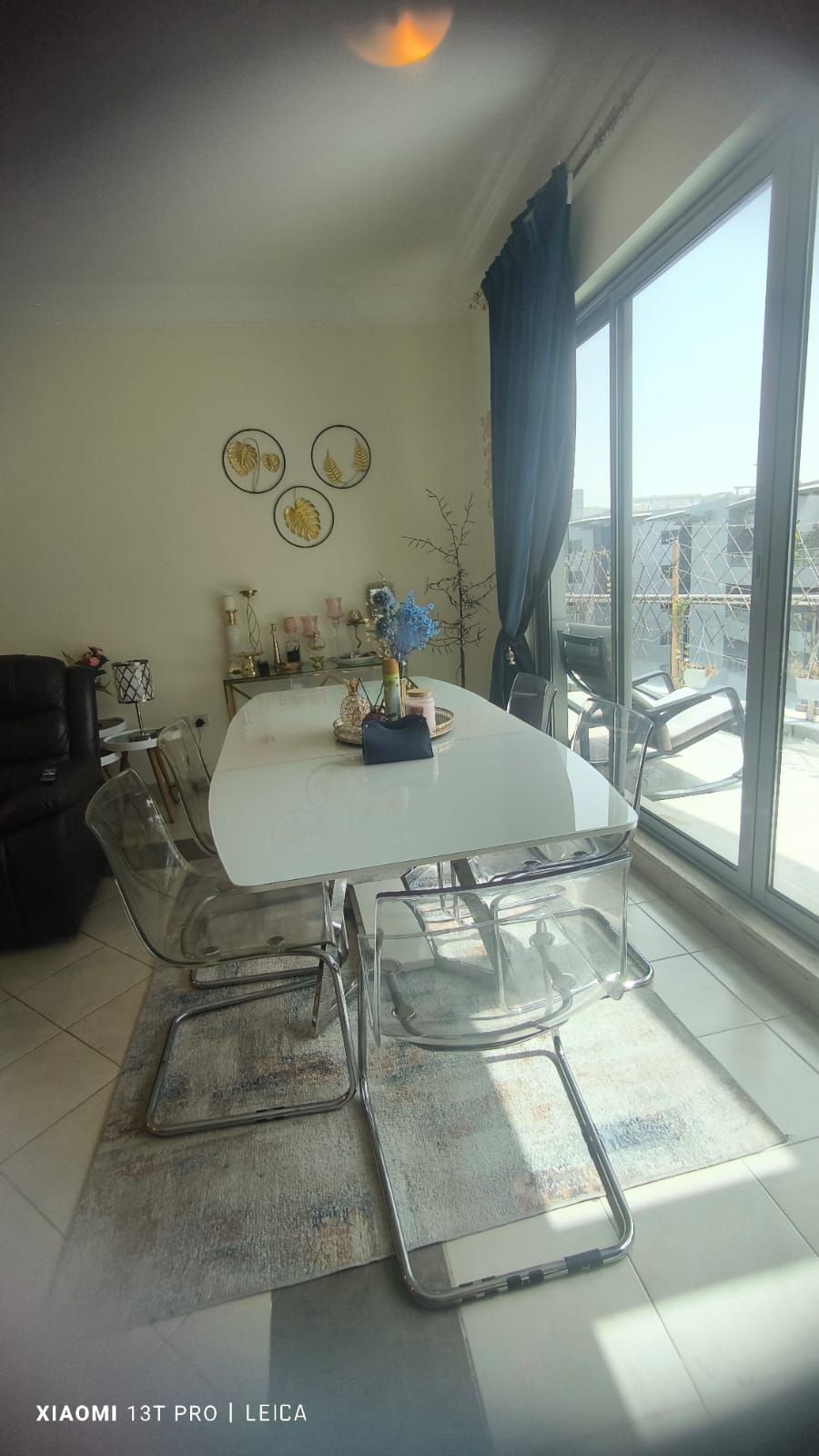 Extendable Dinning with Chairs  - Image 5
